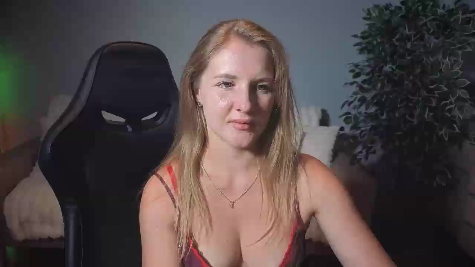 Gallery image thumbnail from AliceSi's myfreecams stream on, 08/24/2026, 18:49 image 6 of 20