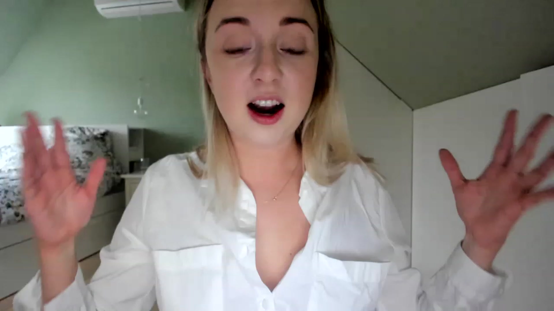 Gallery image thumbnail from AliceSmiley's myfreecams stream on, 12/02/2022, 09:53 image 3 of 20