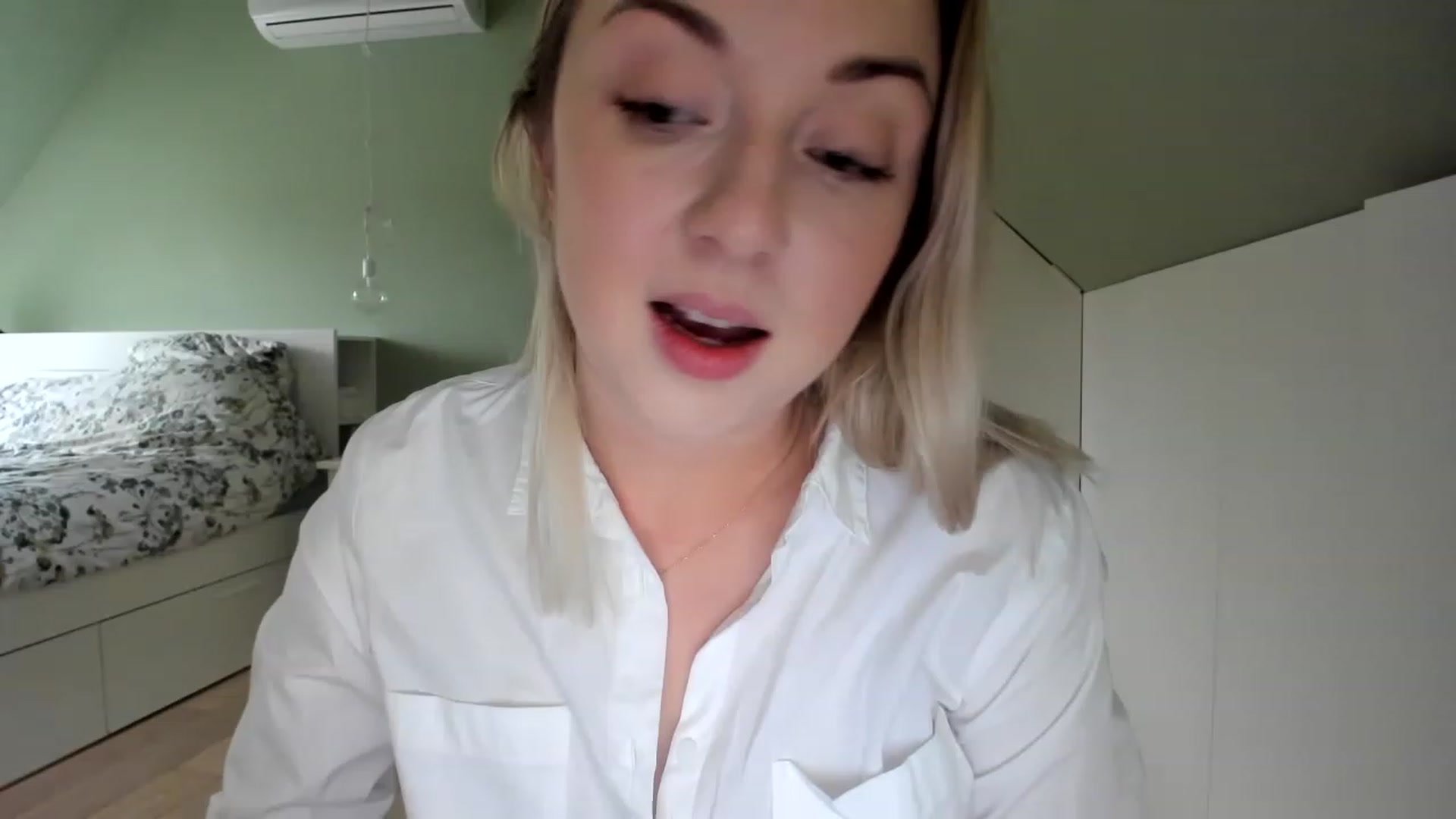 Gallery image thumbnail from AliceSmiley's myfreecams stream on, 12/02/2022, 09:53 image 11 of 20