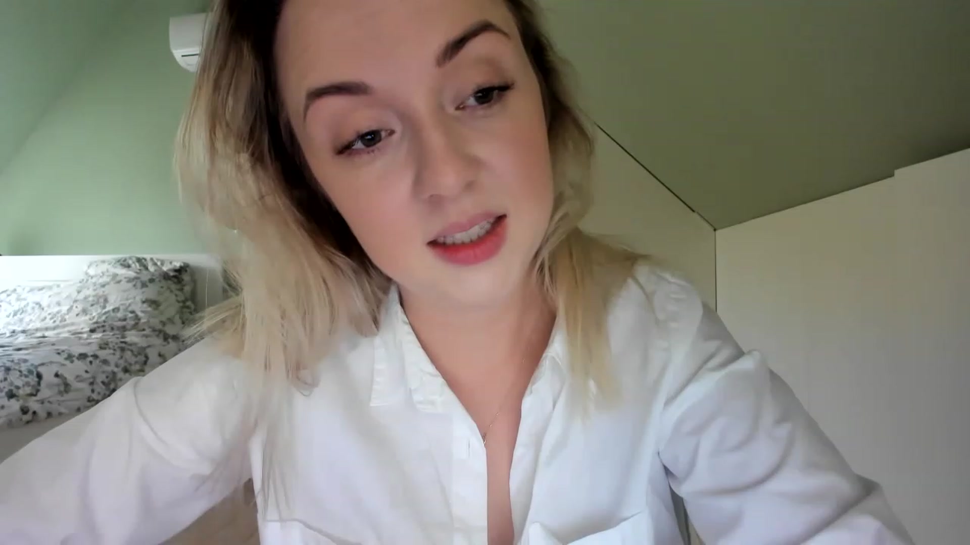 Gallery image thumbnail from AliceSmiley's myfreecams stream on, 12/02/2022, 09:53 image 20 of 20