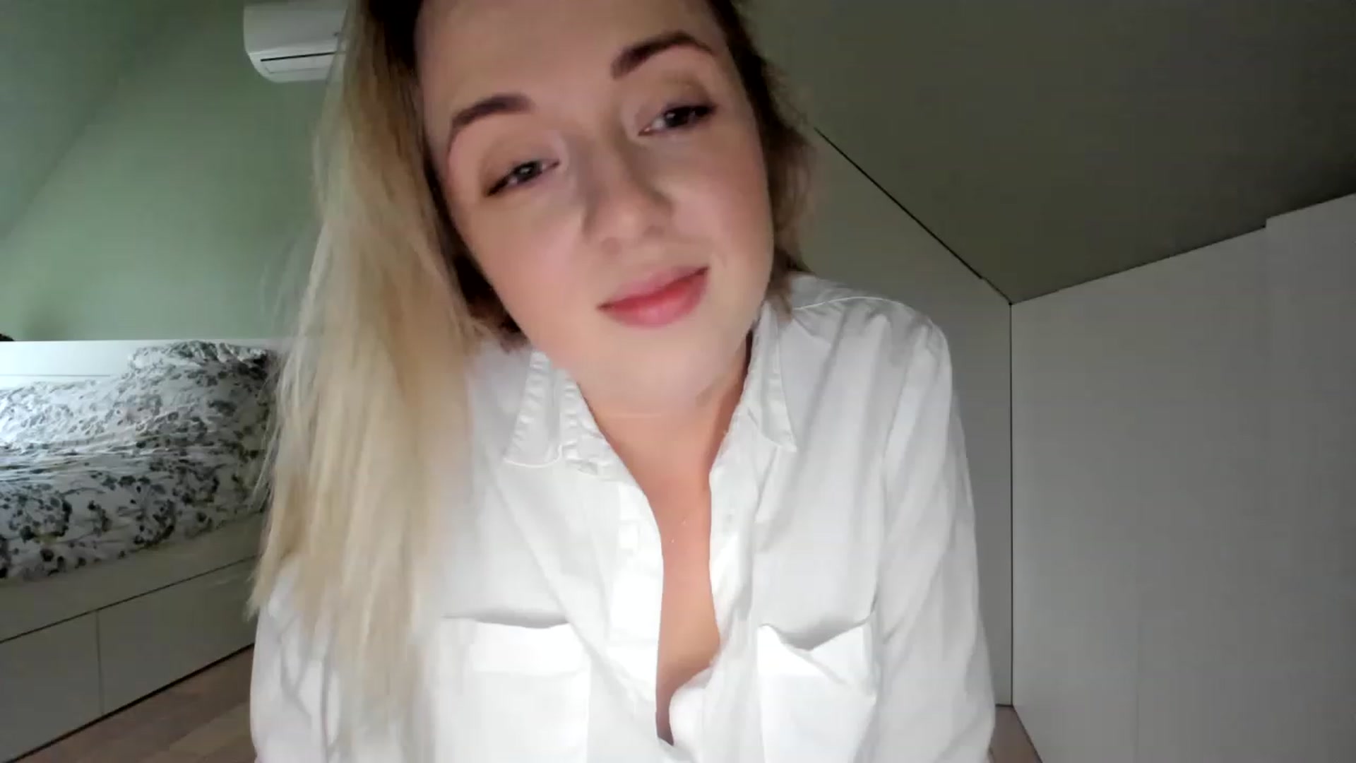 Gallery image thumbnail from AliceSmiley's myfreecams stream on, 12/02/2022, 10:29 image 13 of 20