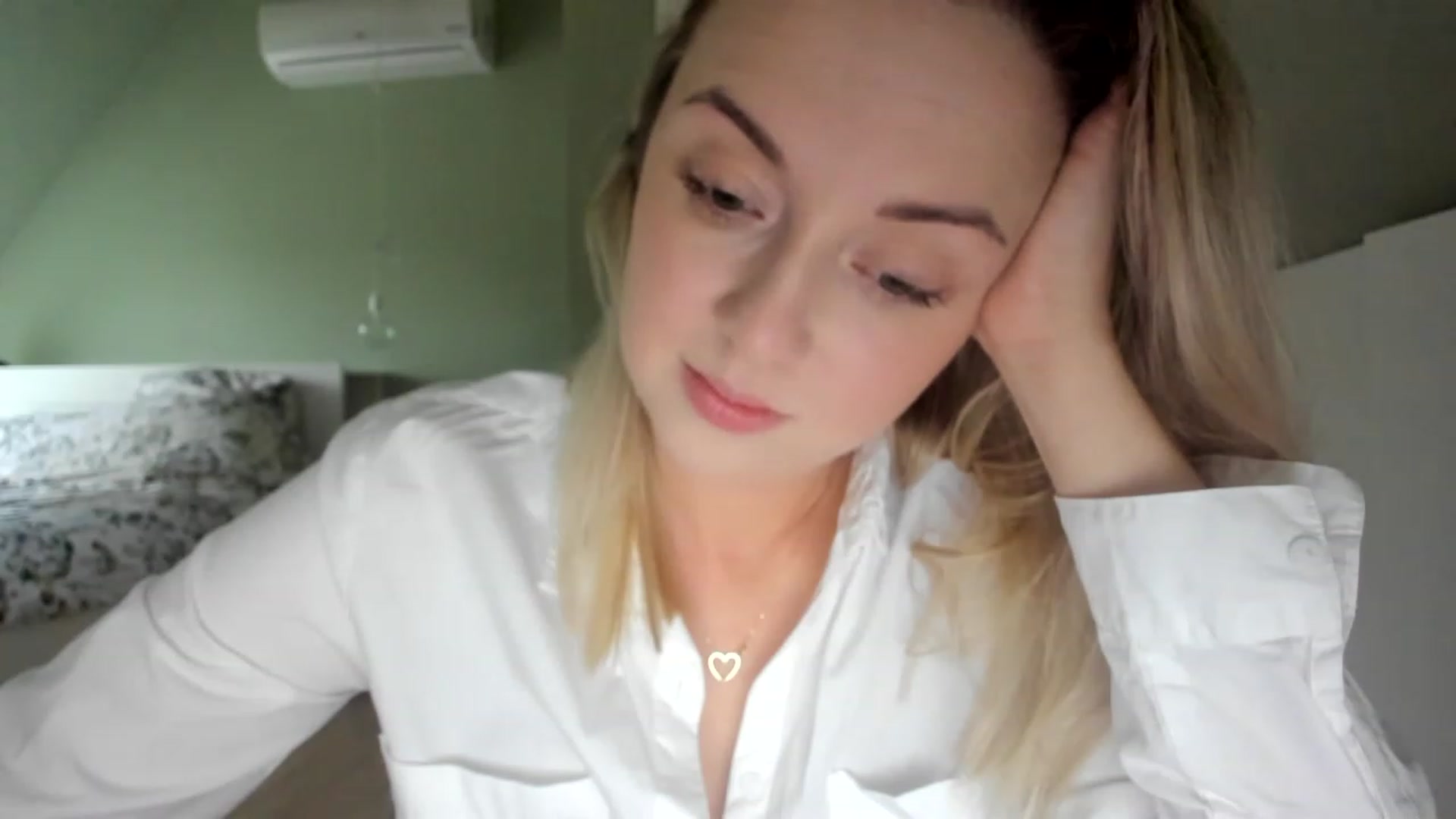 Gallery image thumbnail from AliceSmiley's myfreecams stream on, 12/02/2022, 10:29 image 5 of 20