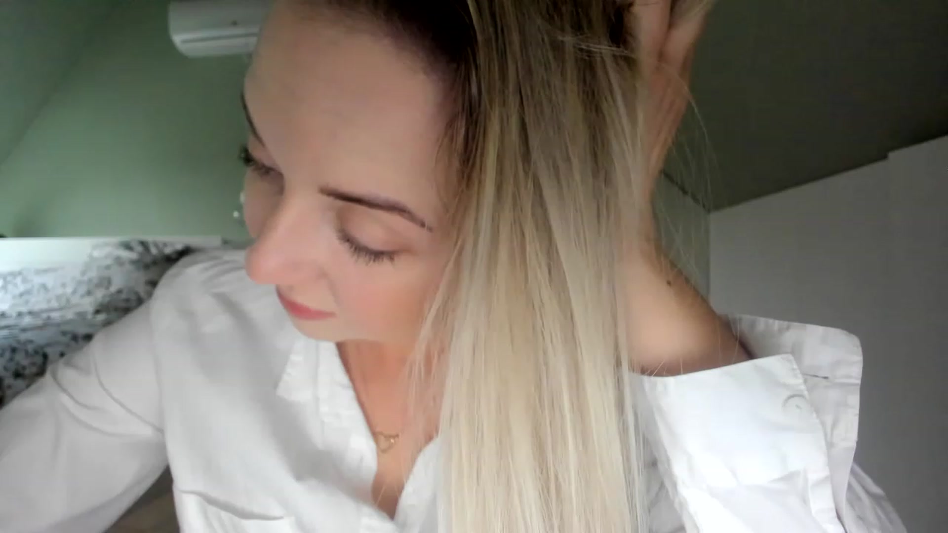 Gallery image thumbnail from AliceSmiley's myfreecams stream on, 12/02/2022, 10:29 image 2 of 20