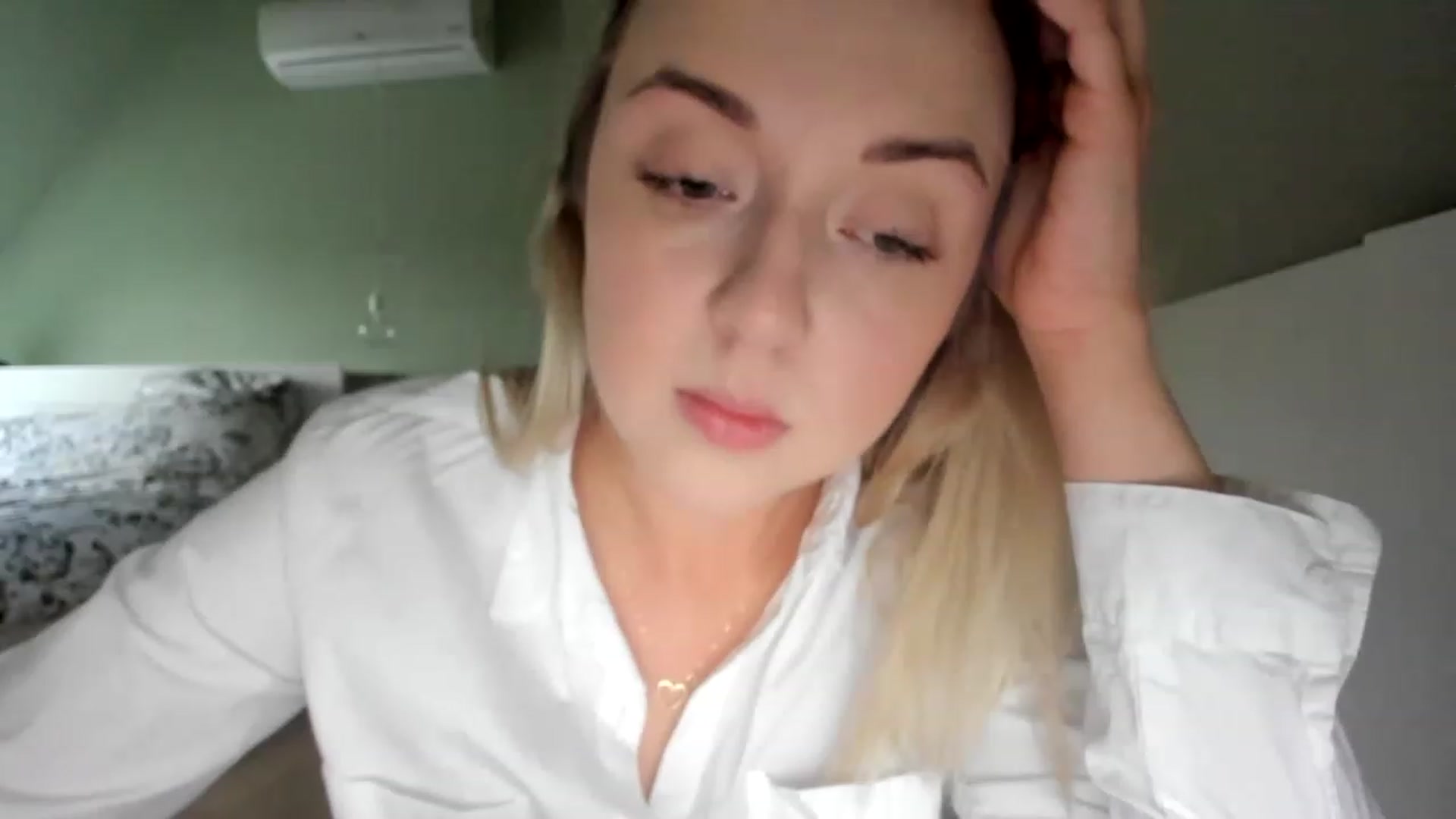 Gallery image thumbnail from AliceSmiley's myfreecams stream on, 12/02/2022, 10:29 image 3 of 20