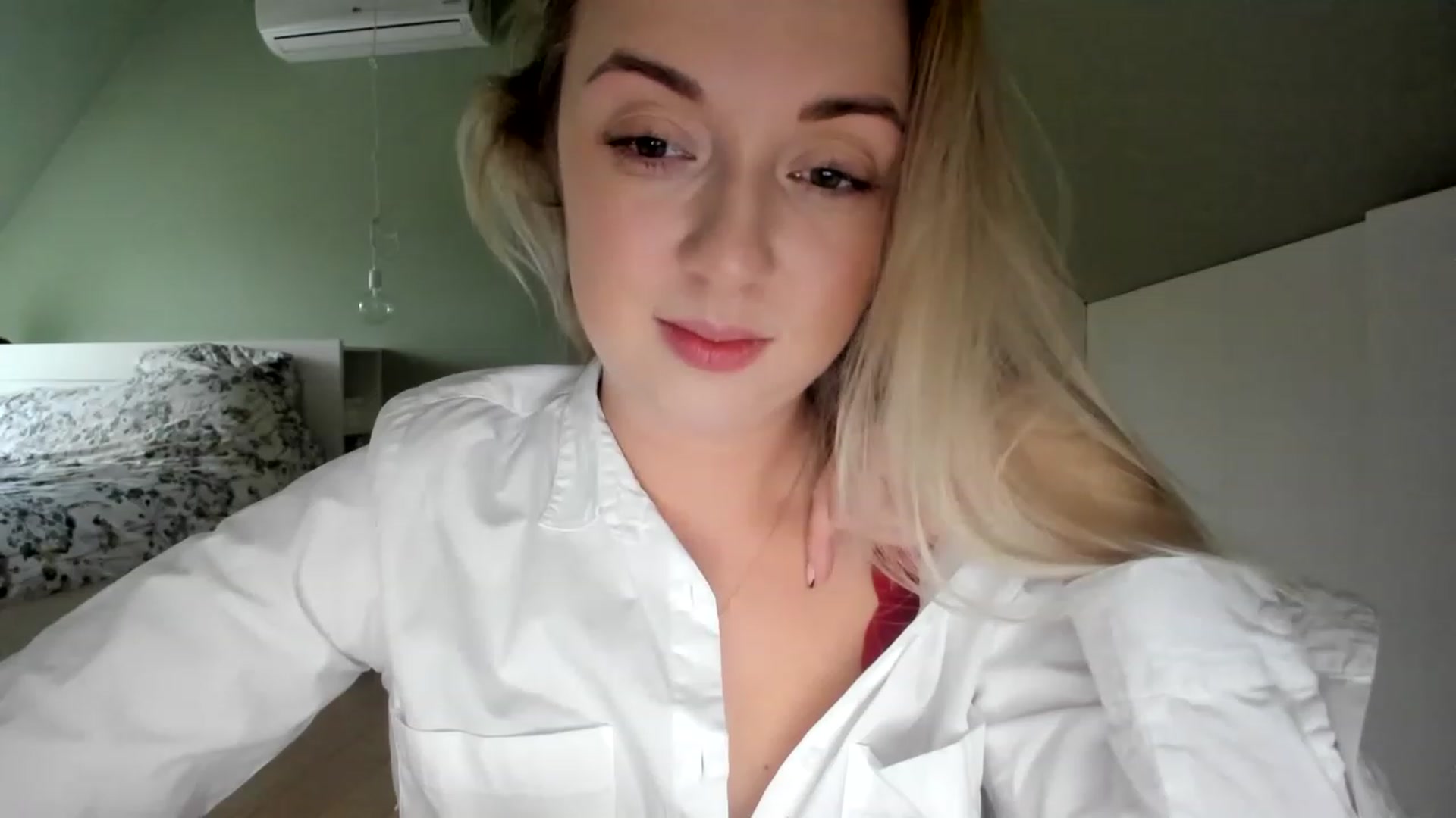 Gallery image thumbnail from AliceSmiley's myfreecams stream on, 12/02/2022, 10:29 image 19 of 20