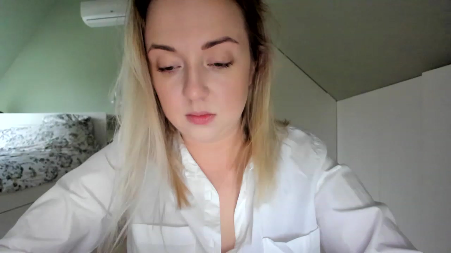 Gallery image thumbnail from AliceSmiley's myfreecams stream on, 12/02/2022, 10:29 image 10 of 20