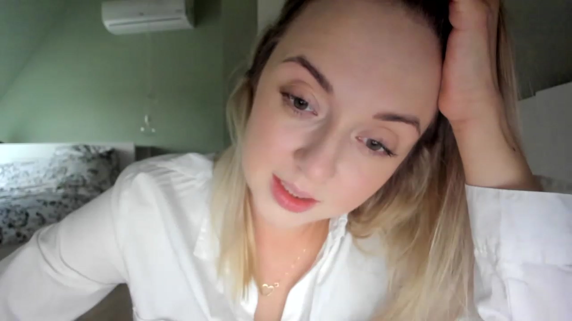 Gallery image thumbnail from AliceSmiley's myfreecams stream on, 12/02/2022, 10:29 image 4 of 20