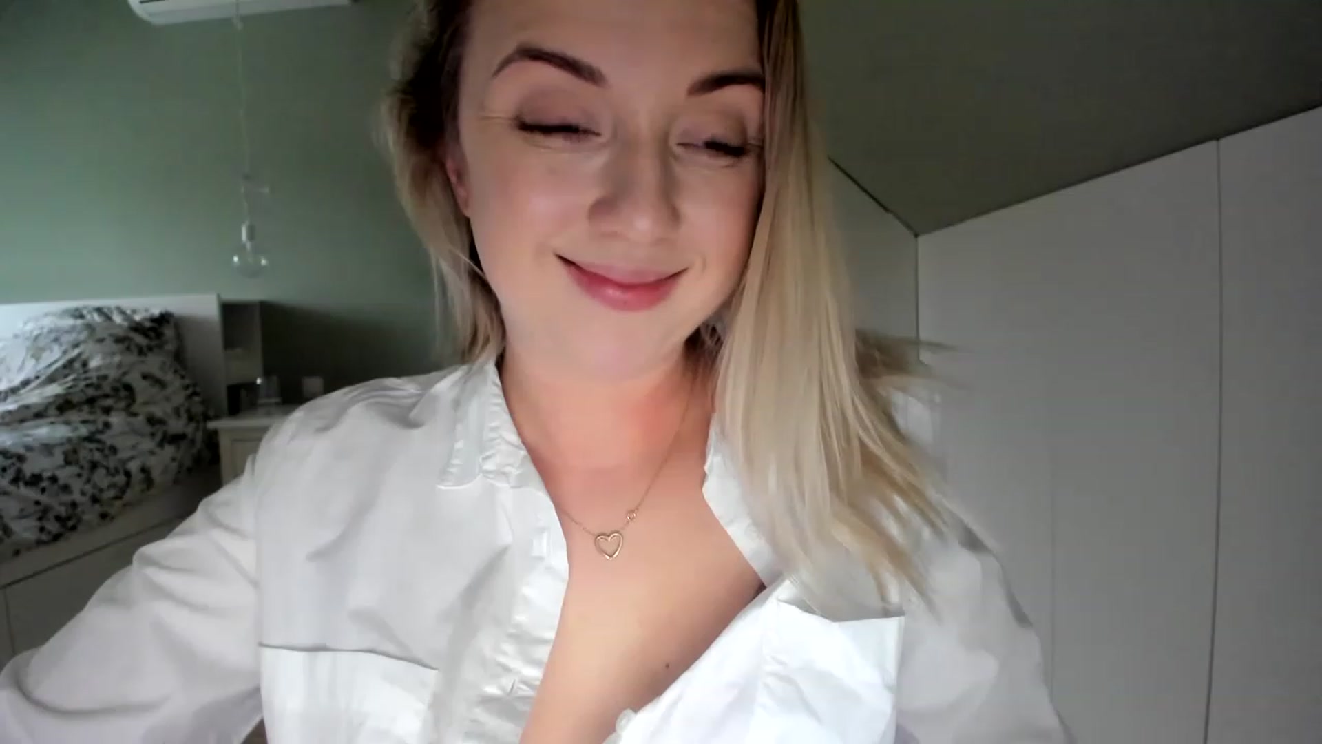 Gallery image thumbnail from AliceSmiley's myfreecams stream on, 12/02/2022, 11:46 image 19 of 20