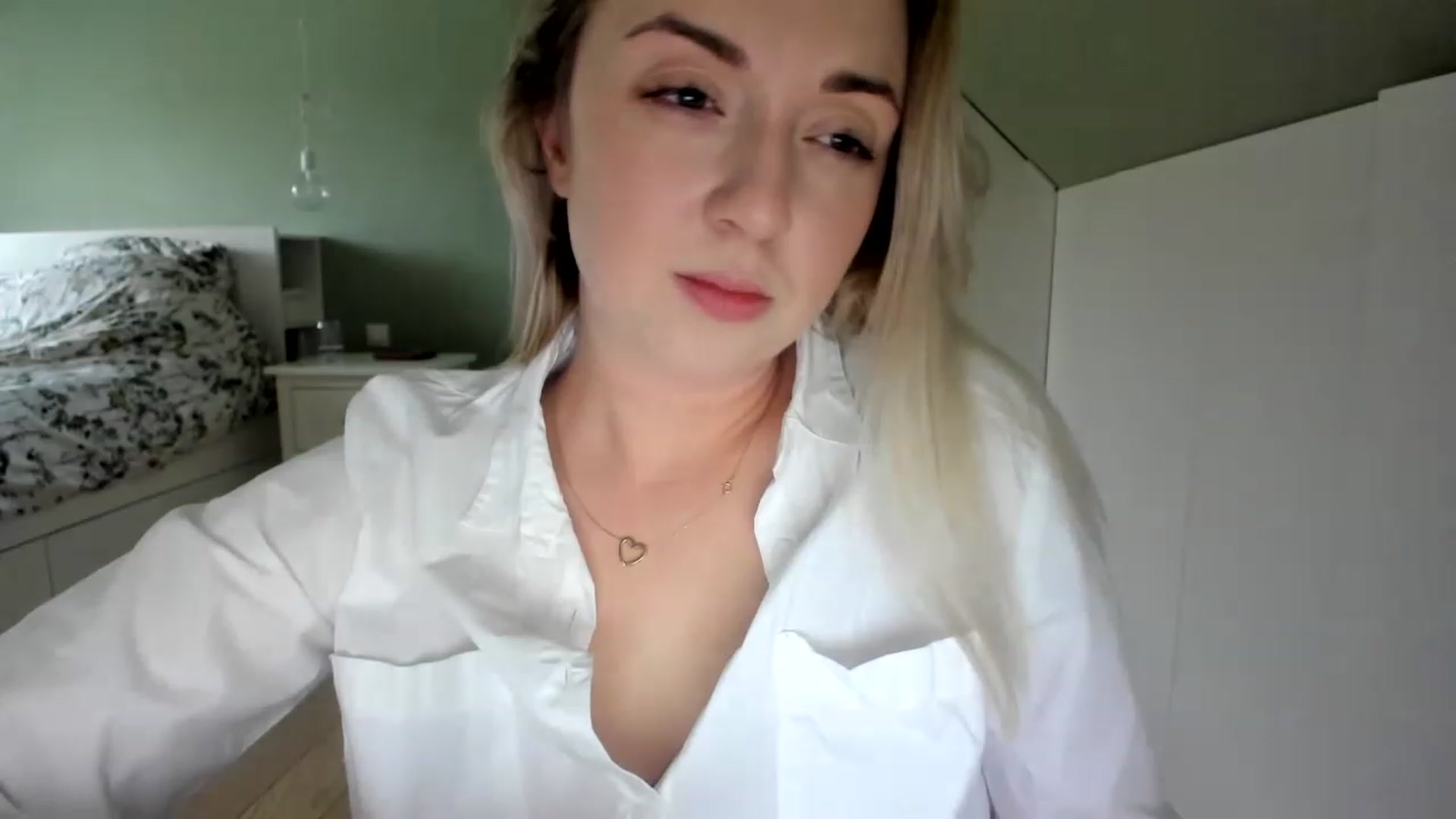 Gallery image thumbnail from AliceSmiley's myfreecams stream on, 12/02/2022, 11:46 image 4 of 20