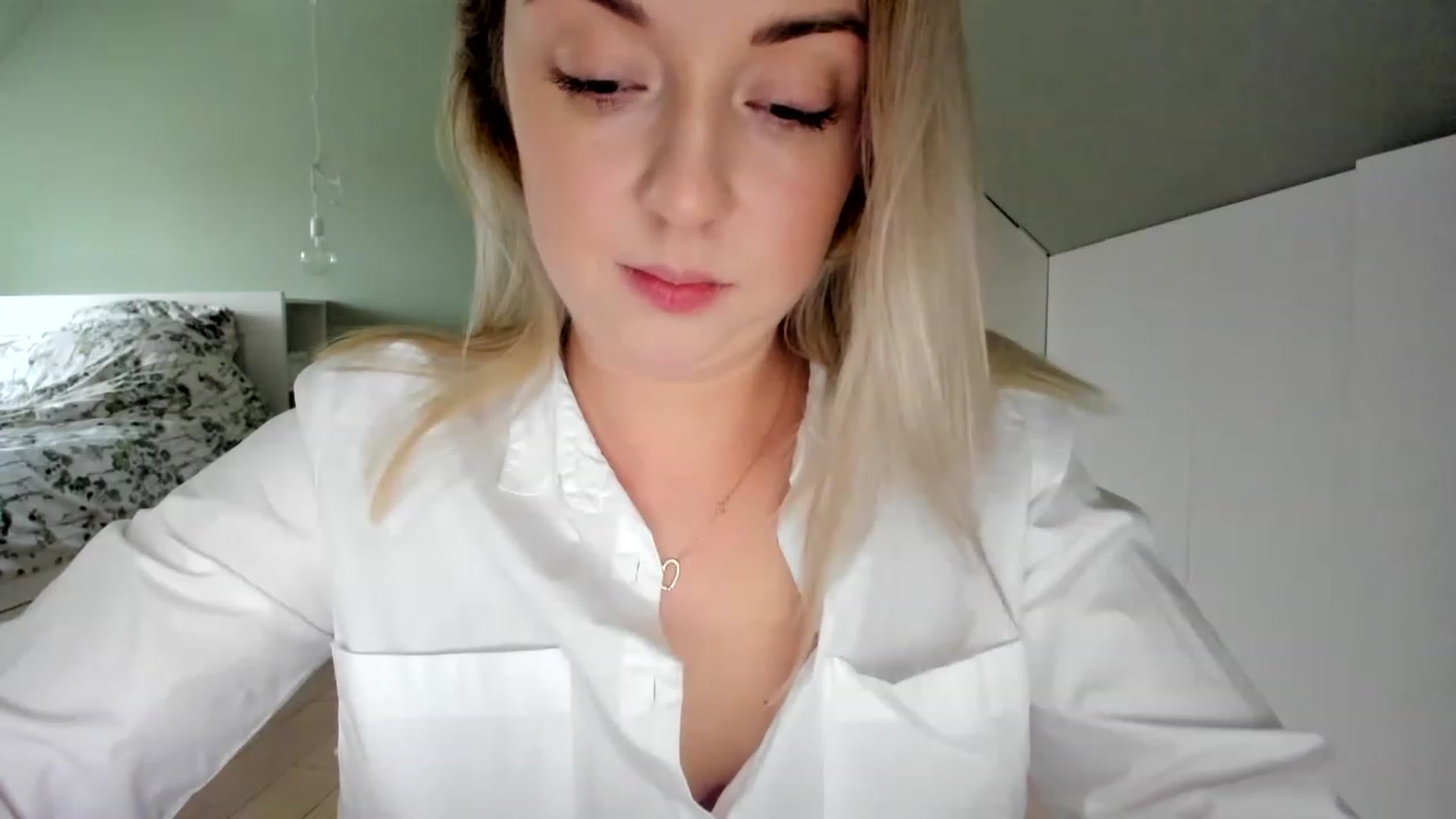 Gallery image thumbnail from AliceSmiley's myfreecams stream on, 12/02/2022, 11:46 image 6 of 20
