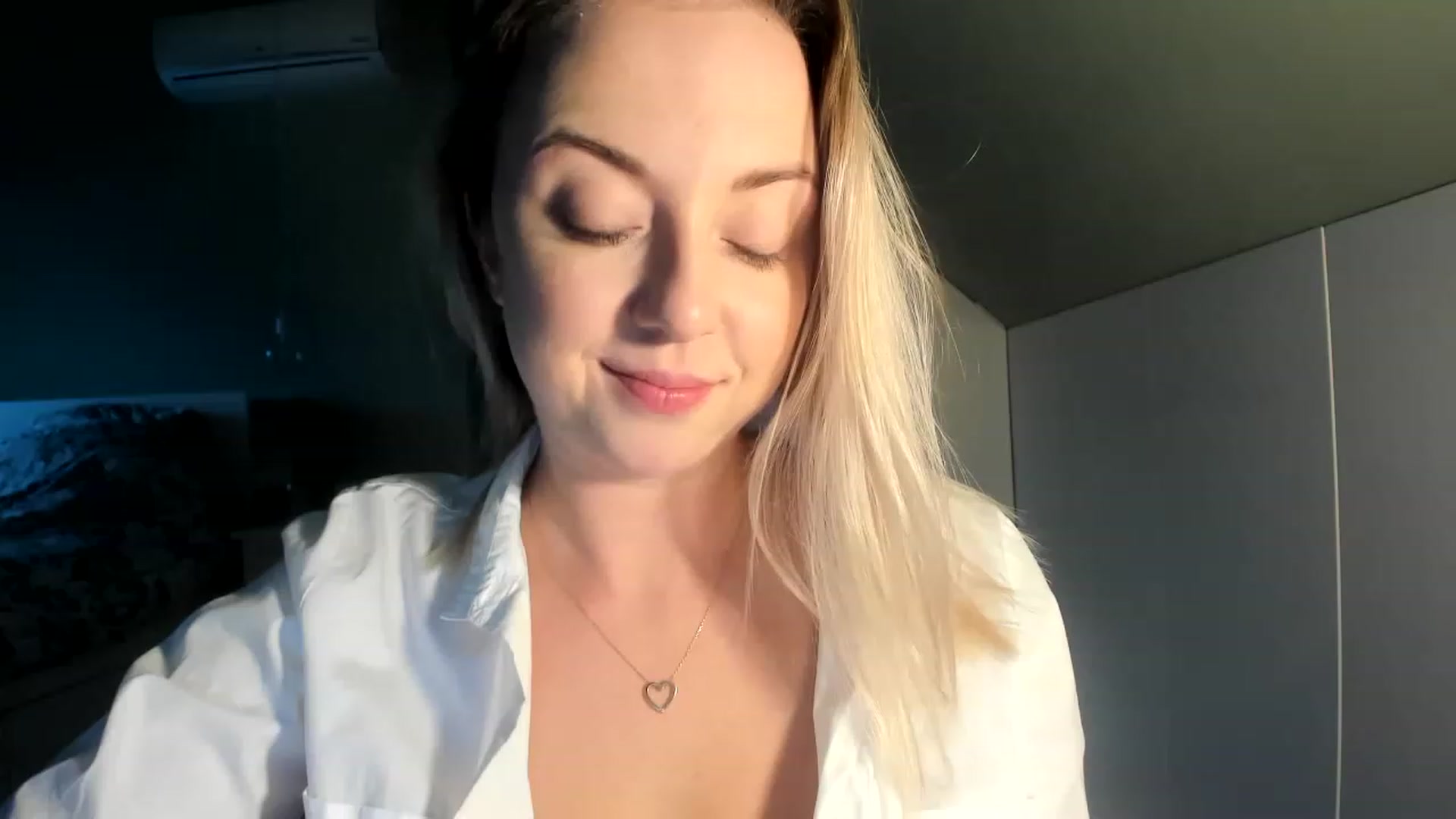 Gallery image thumbnail from AliceSmiley's myfreecams stream on, 12/02/2022, 12:48 image 1 of 20