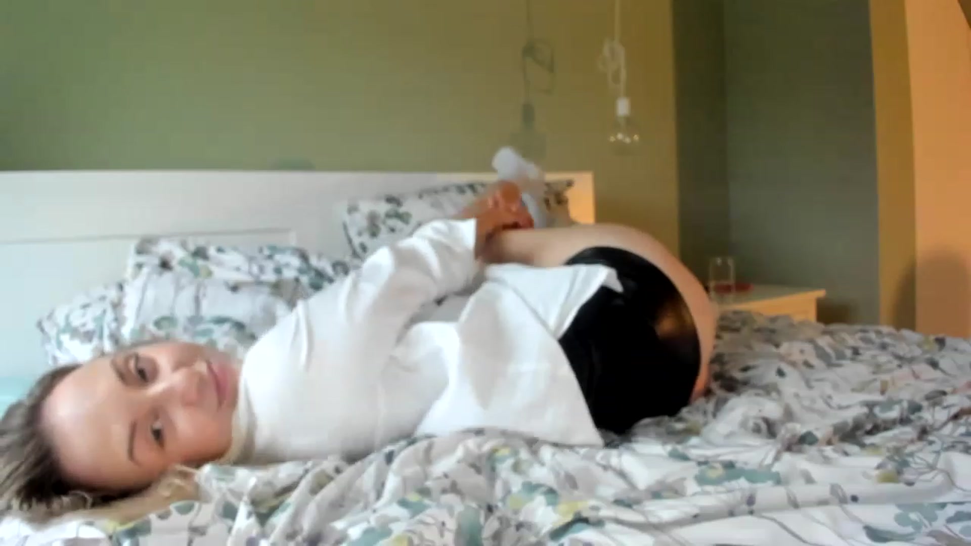 Gallery image thumbnail from AliceSmiley's myfreecams stream on, 12/02/2022, 13:30 image 15 of 20
