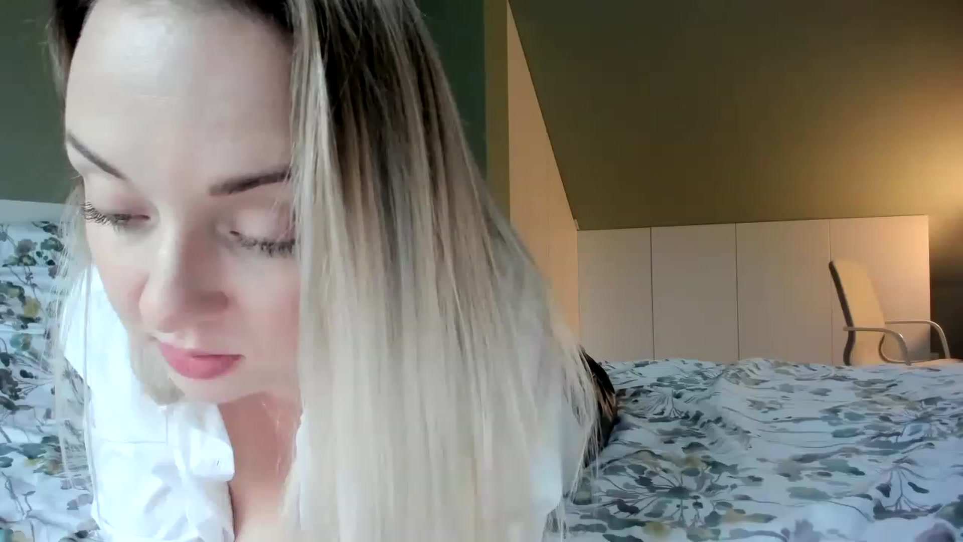 Gallery image thumbnail from AliceSmiley's myfreecams stream on, 12/02/2022, 13:30 image 4 of 20
