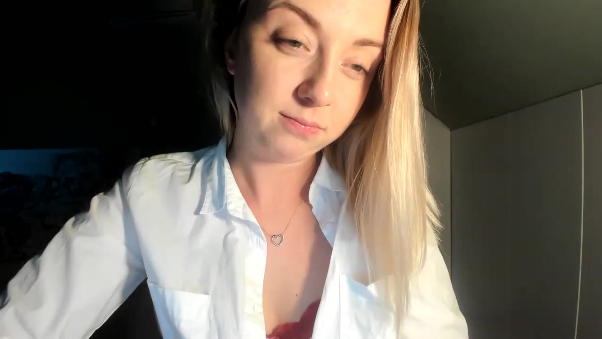 Gallery image thumbnail from AliceSmiley's myfreecams stream on, 12/02/2022, 14:37 image 16 of 20
