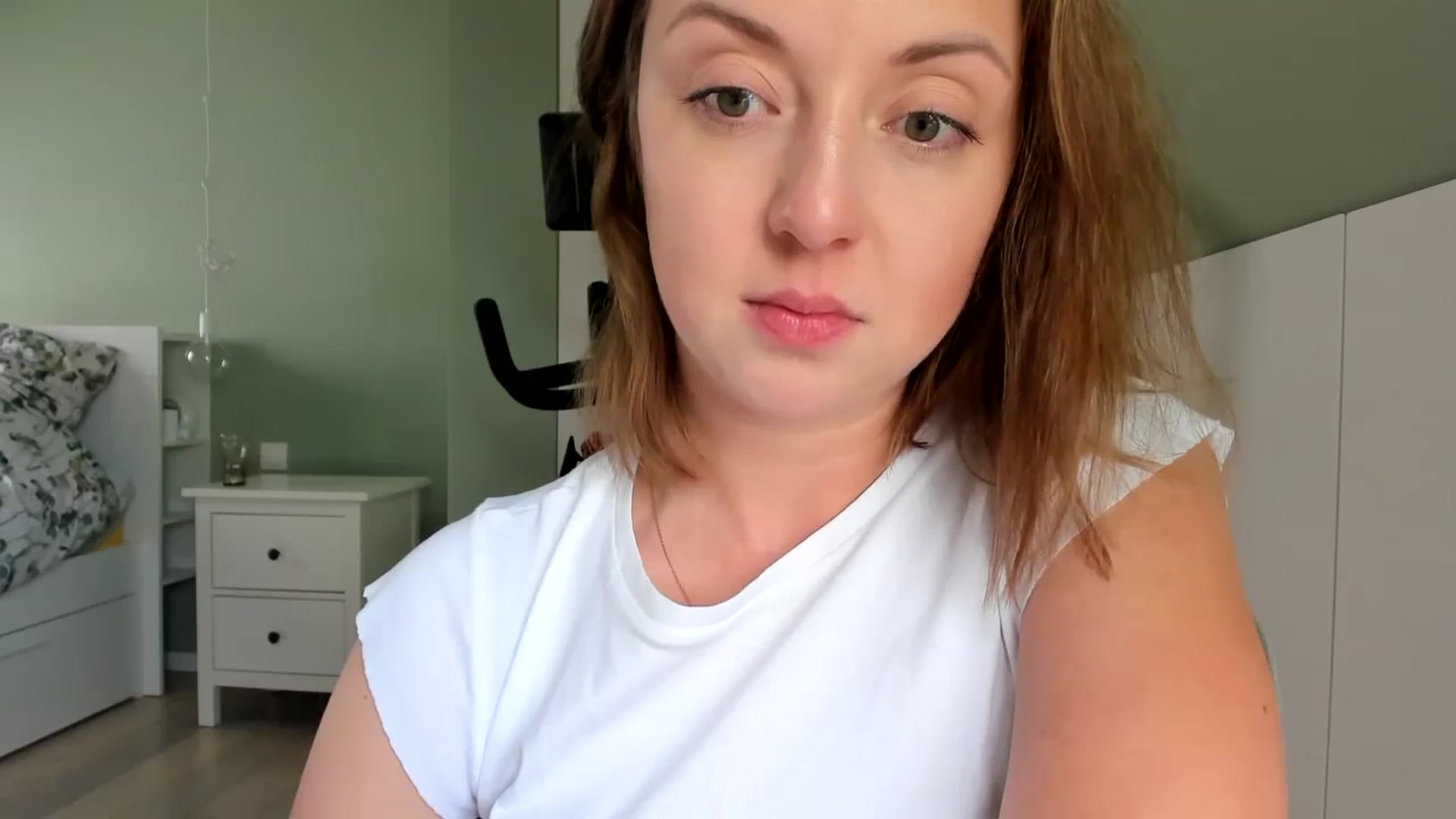 Gallery image thumbnail from AliceSmiley's myfreecams stream on, 10/06/2023, 11:30 image 14 of 20