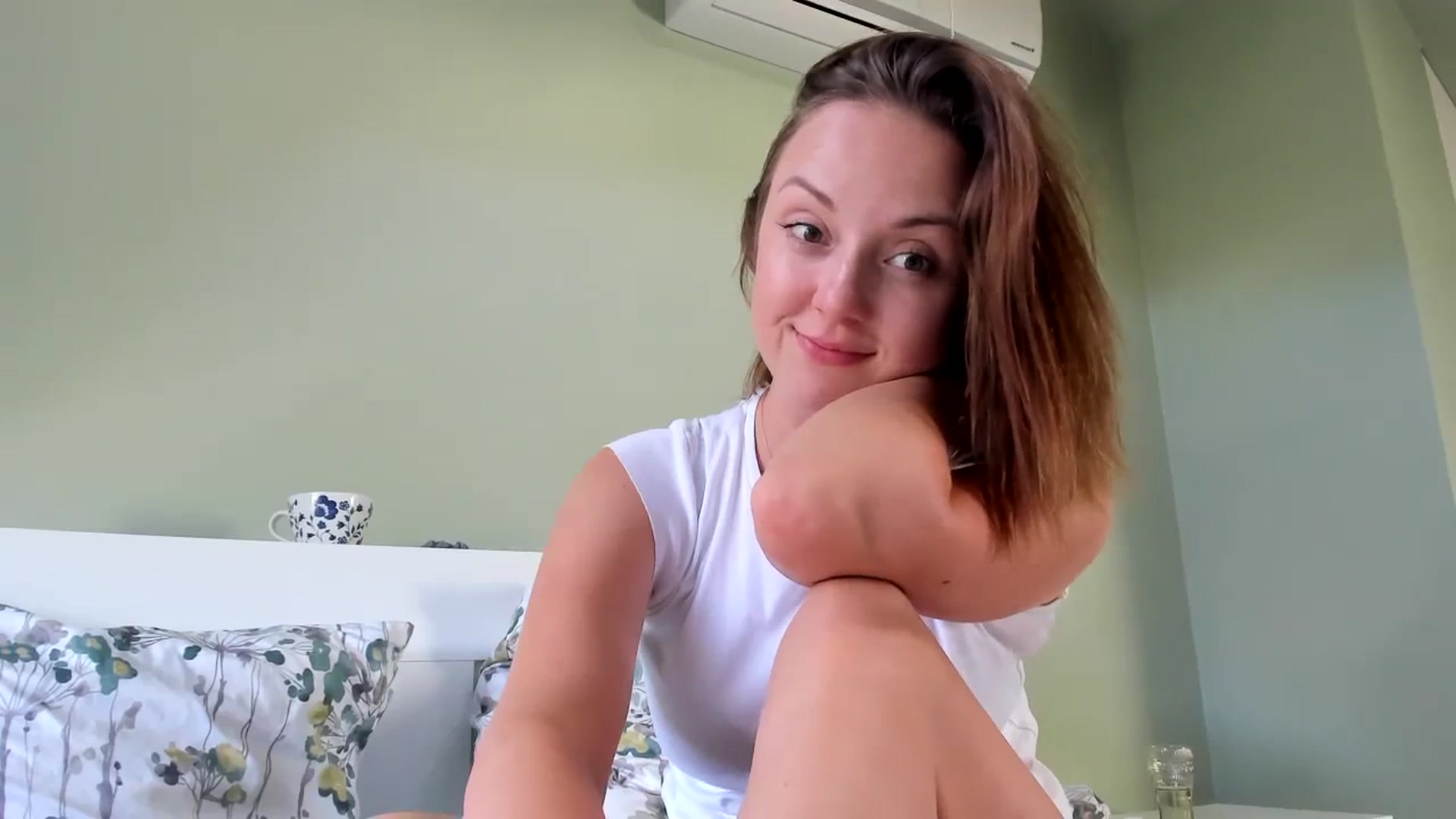 Gallery image thumbnail from AliceSmiley's myfreecams stream on, 10/06/2023, 14:09 image 8 of 20