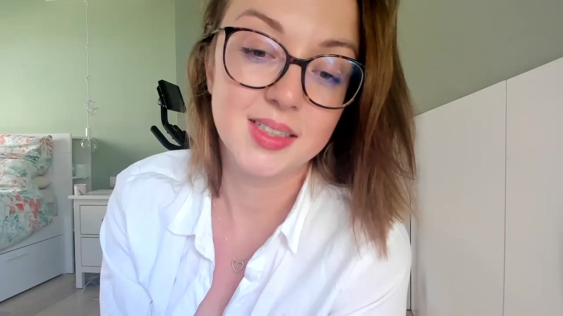 Gallery image thumbnail from AliceSmiley's myfreecams stream on, 10/13/2023, 11:01 image 10 of 20