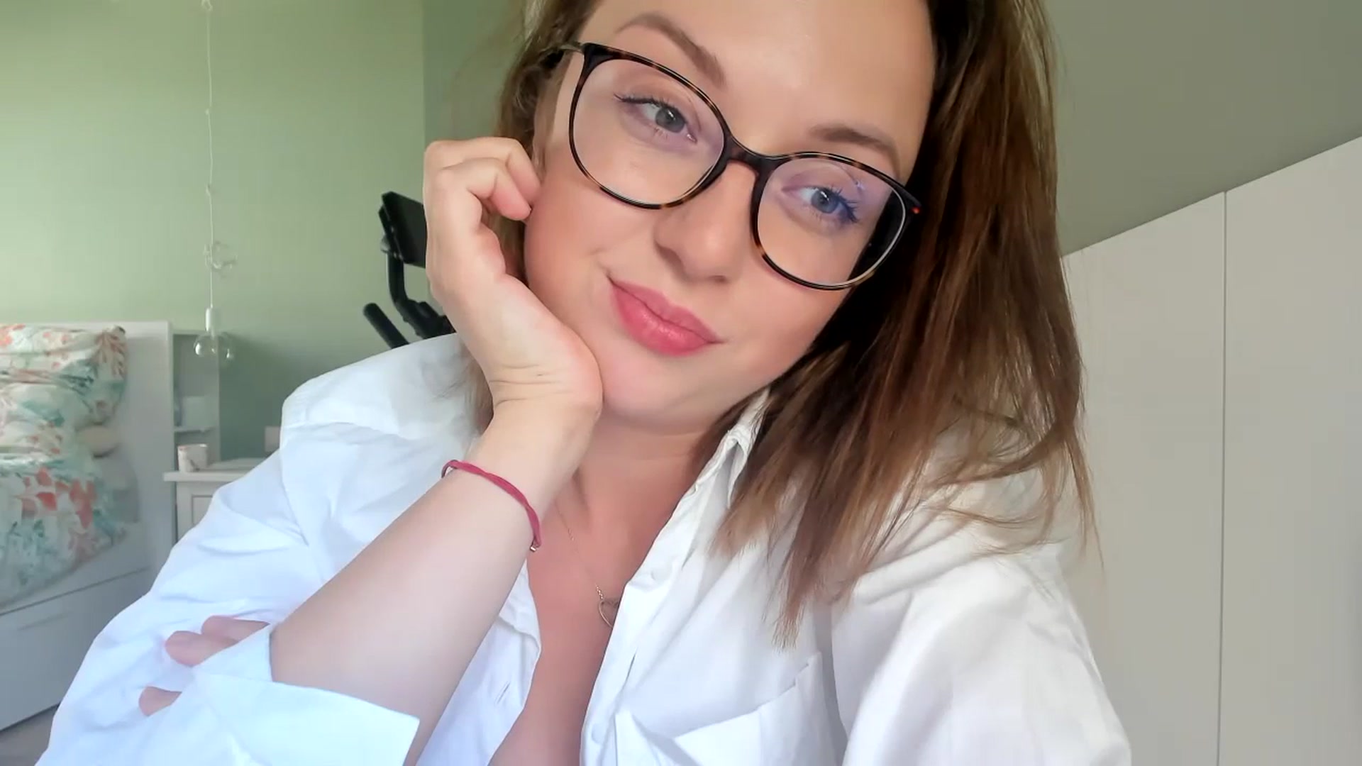 Gallery image thumbnail from AliceSmiley's myfreecams stream on, 10/13/2023, 11:01 image 12 of 20