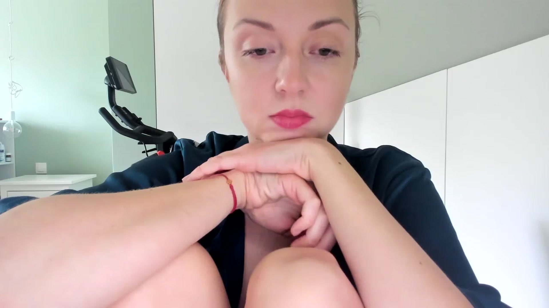 Gallery image thumbnail from AliceSmiley's myfreecams stream on, 11/14/2023, 10:25 image 2 of 20