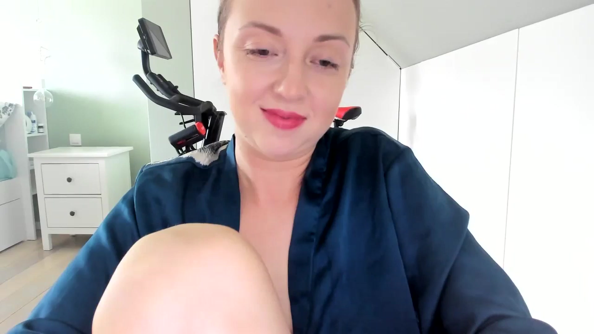 Gallery image thumbnail from AliceSmiley's myfreecams stream on, 11/14/2023, 10:25 image 8 of 20