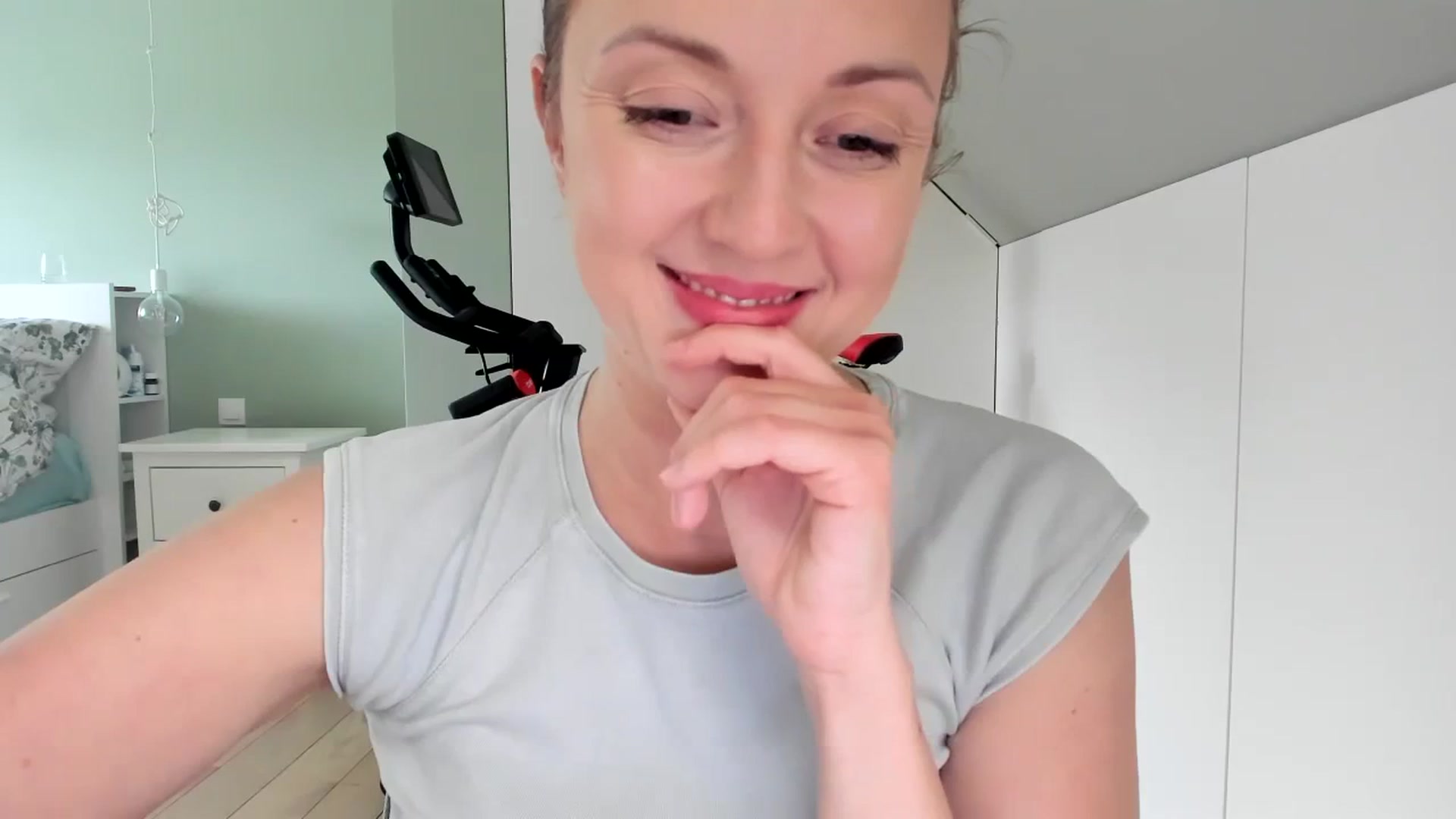 Gallery image thumbnail from AliceSmiley's myfreecams stream on, 11/14/2023, 12:17 image 14 of 20