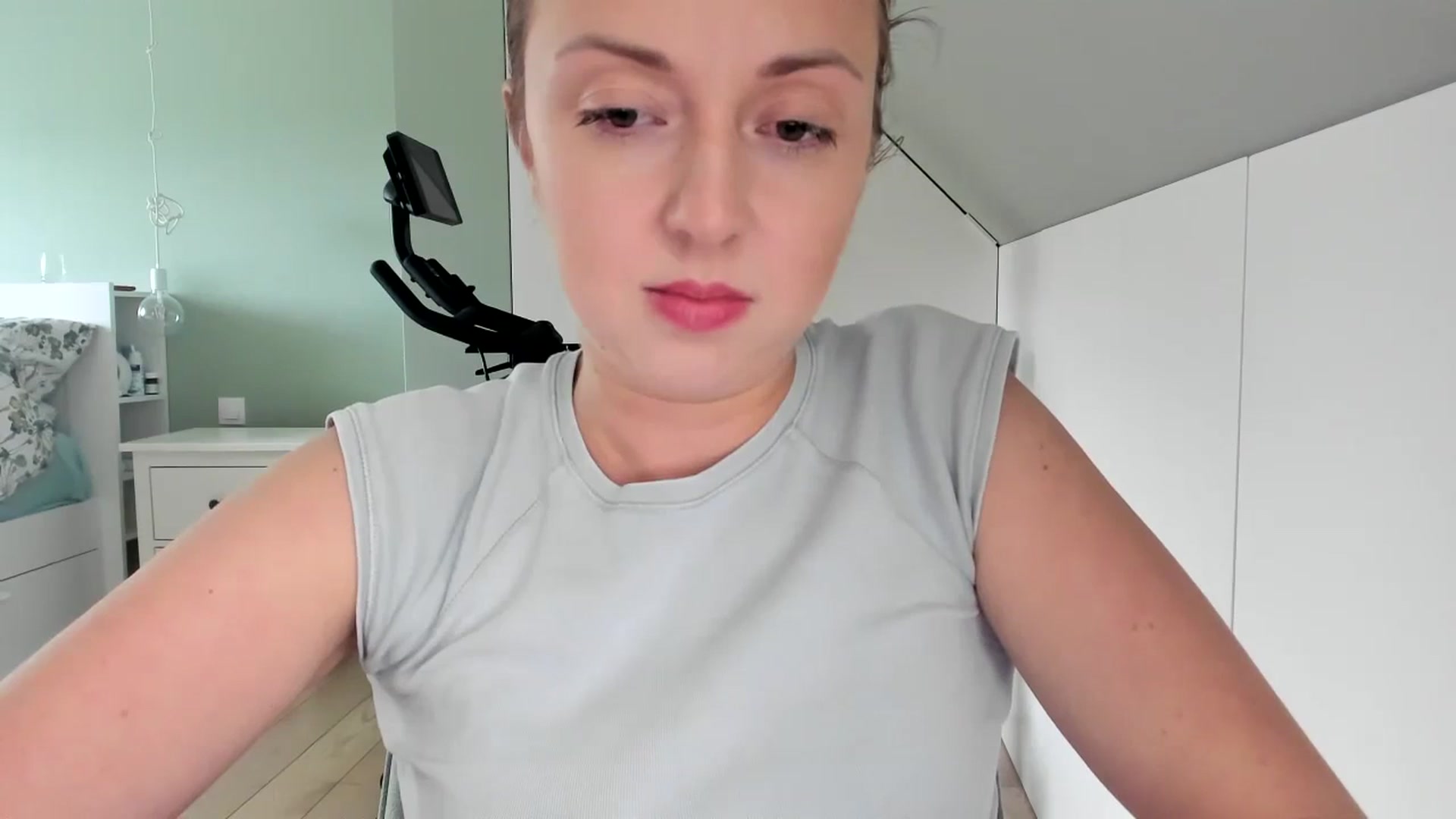 Gallery image thumbnail from AliceSmiley's myfreecams stream on, 11/14/2023, 12:17 image 15 of 20
