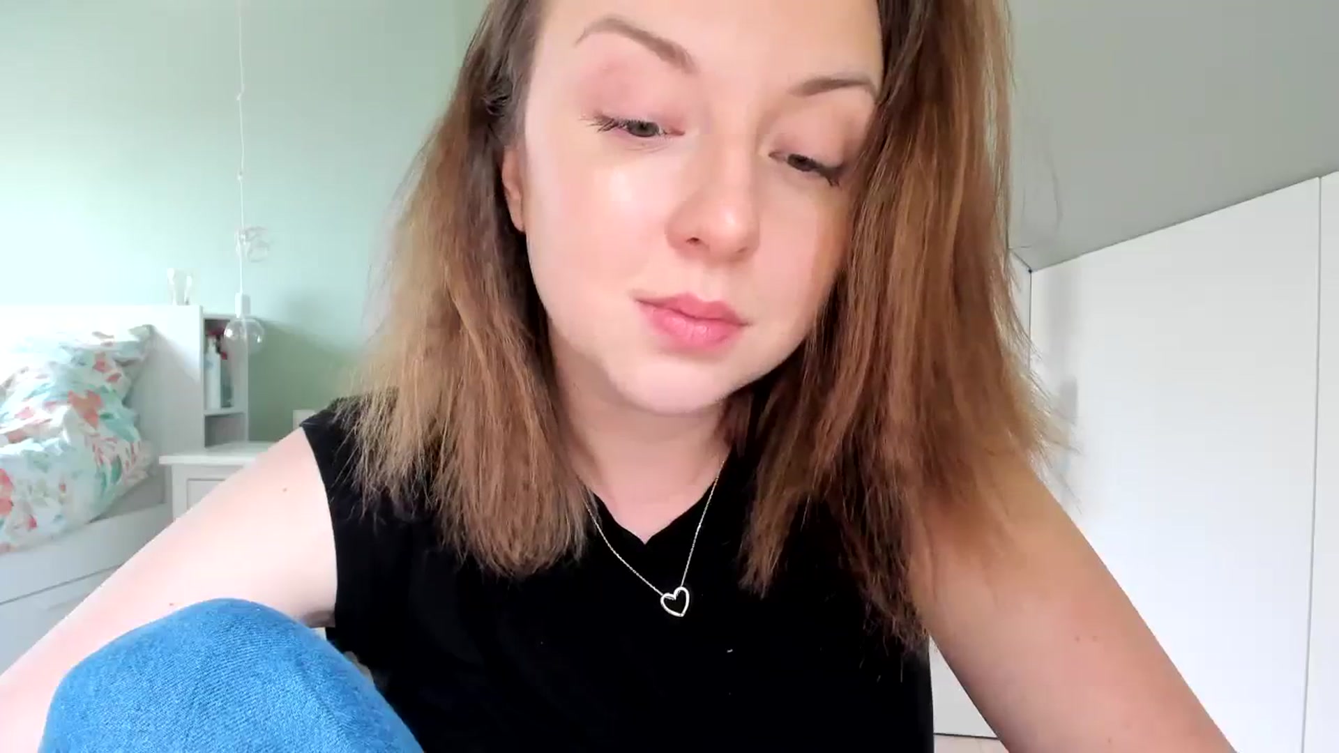 Gallery image thumbnail from AliceSmiley's myfreecams stream on, 01/22/2024, 11:56 image 4 of 20