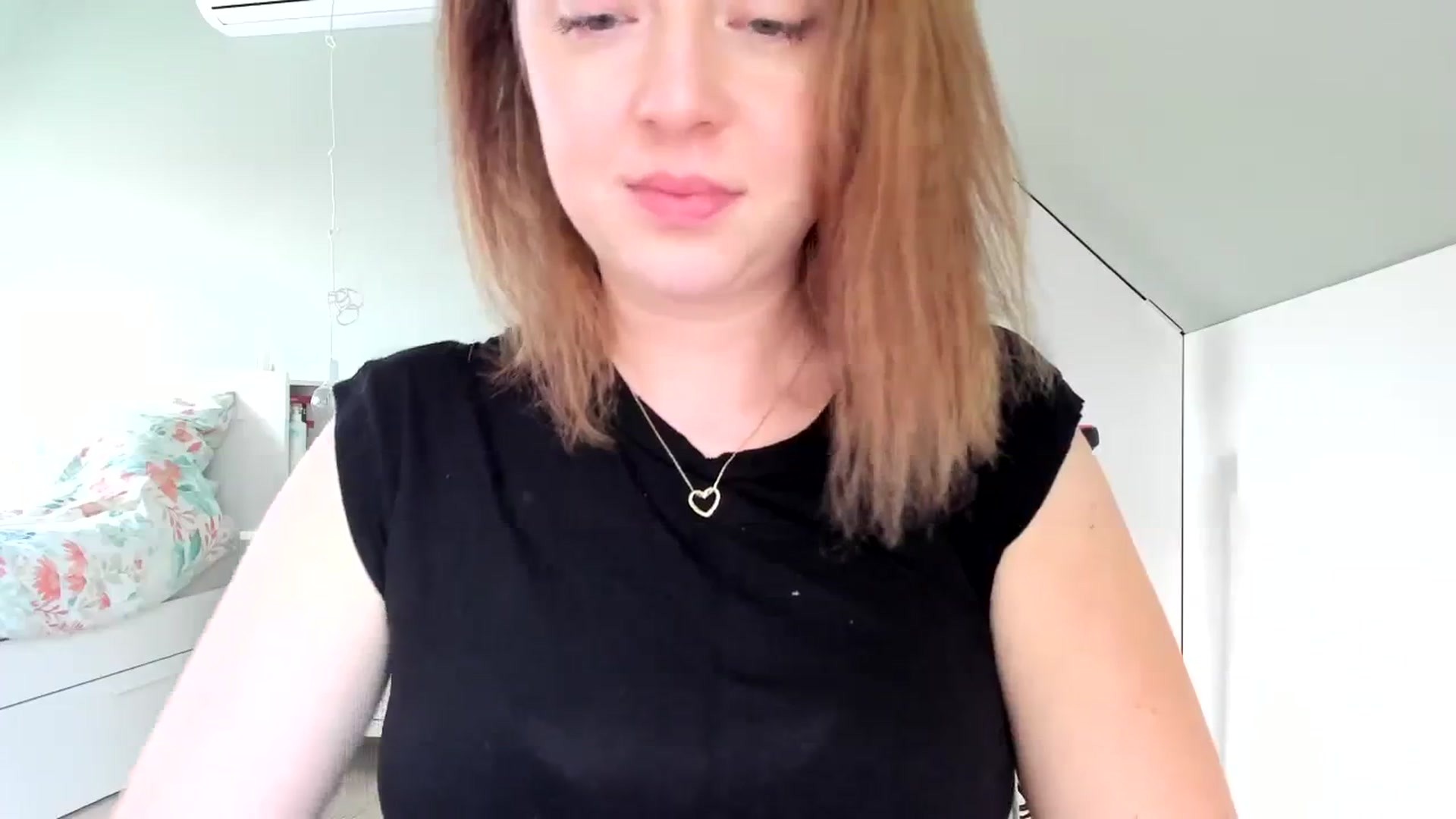Gallery image thumbnail from AliceSmiley's myfreecams stream on, 01/22/2024, 11:56 image 18 of 20