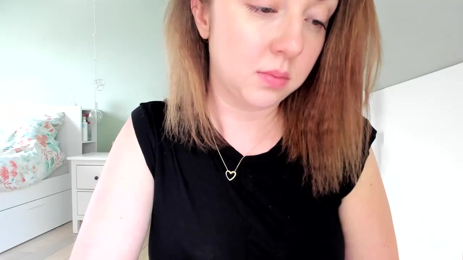 Gallery image thumbnail from AliceSmiley's myfreecams stream on, 01/22/2024, 11:56 image 11 of 20