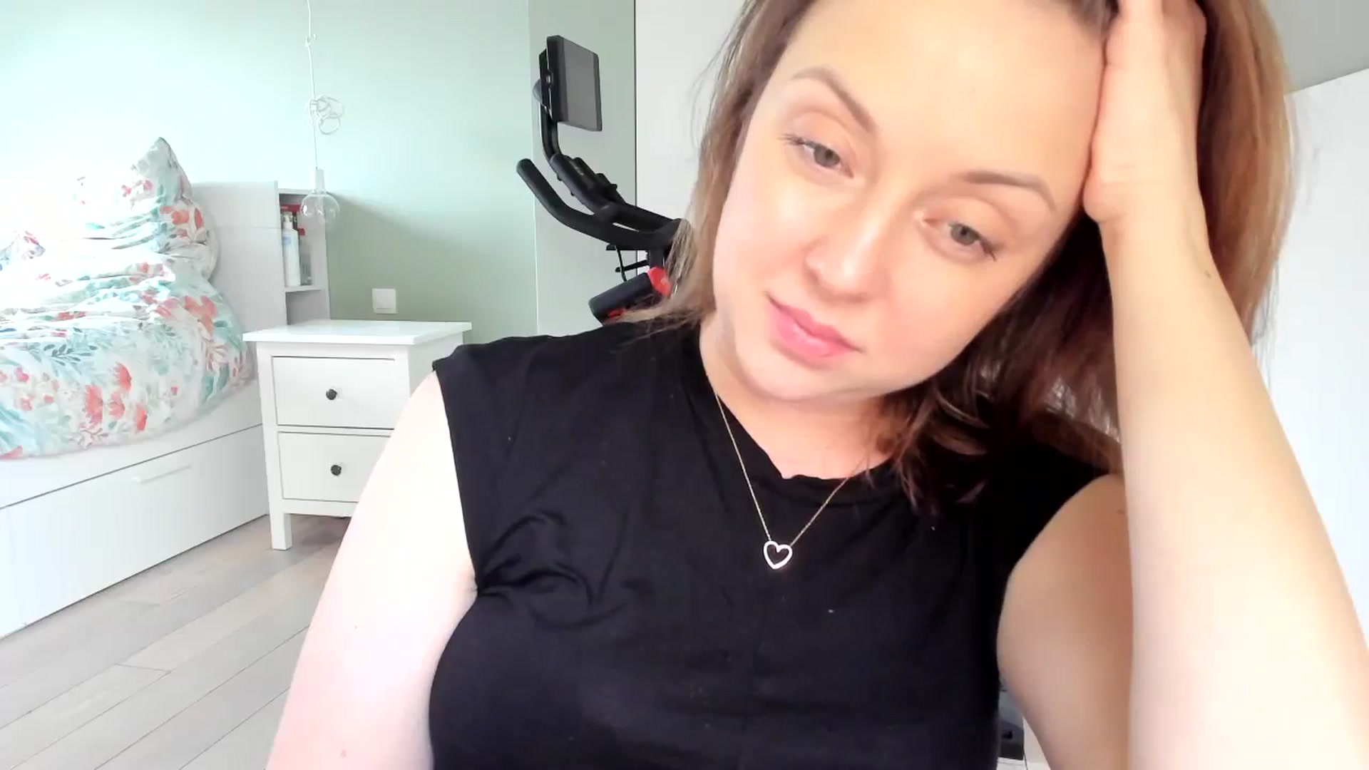 Gallery image thumbnail from AliceSmiley's myfreecams stream on, 01/22/2024, 14:29 image 5 of 20