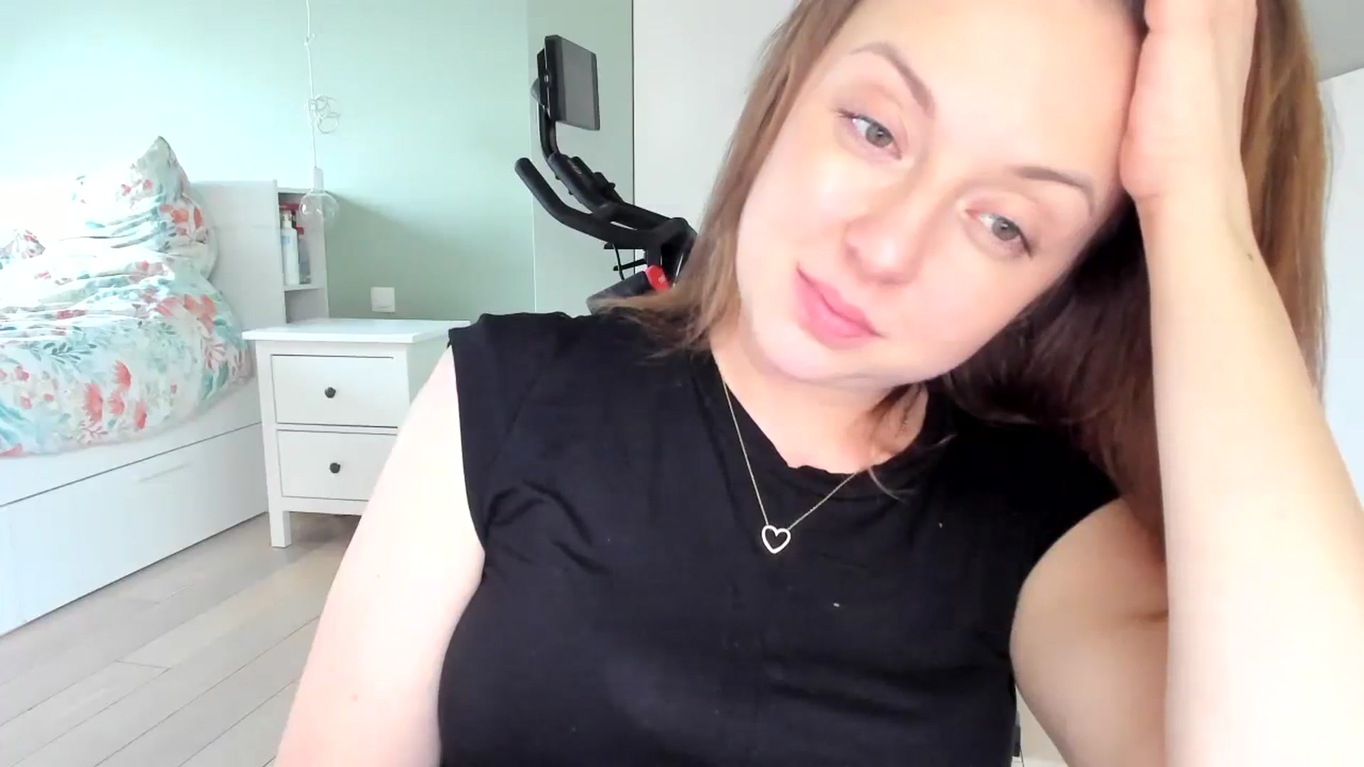 Gallery image thumbnail from AliceSmiley's myfreecams stream on, 01/22/2024, 14:29 image 8 of 20