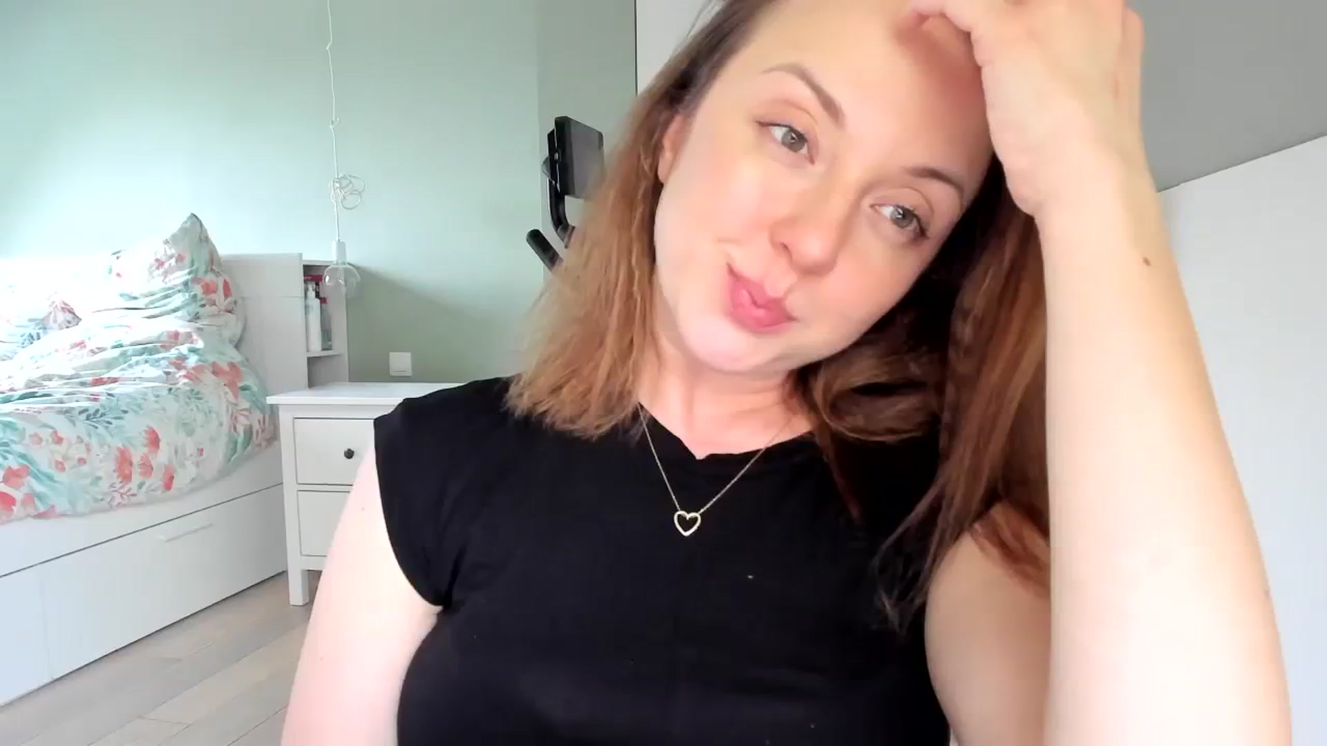 Gallery image thumbnail from AliceSmiley's myfreecams stream on, 01/22/2024, 14:29 image 1 of 20