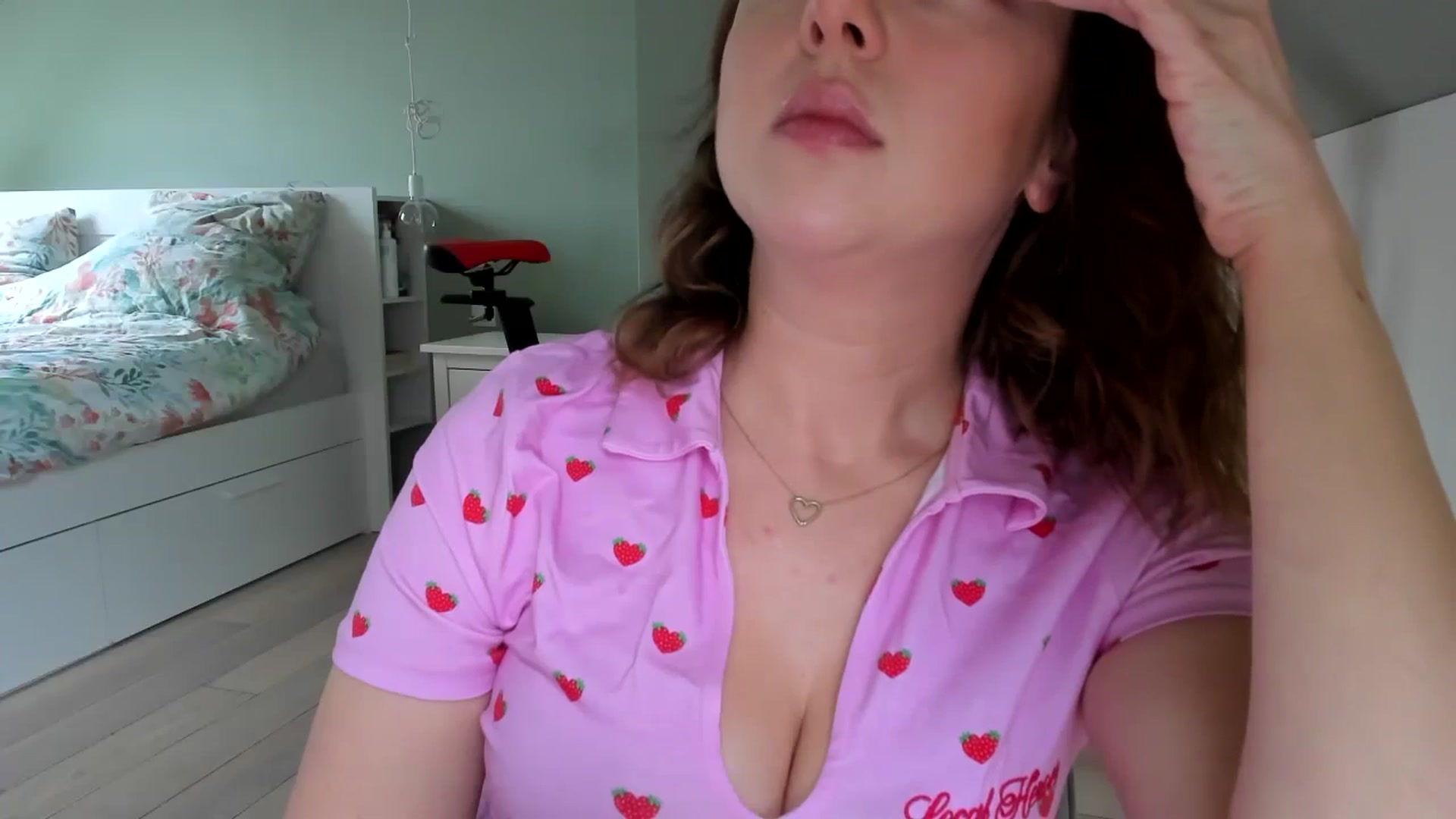 Gallery image thumbnail from AliceSmiley's myfreecams stream on, 01/24/2024, 10:34 image 18 of 20