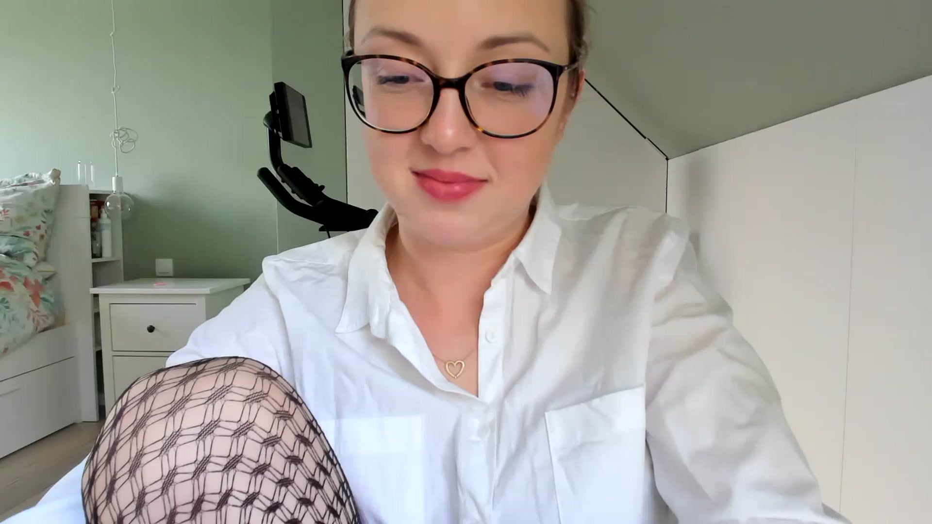 Gallery image thumbnail from AliceSmiley's myfreecams stream on, 02/02/2024, 11:52 image 10 of 20