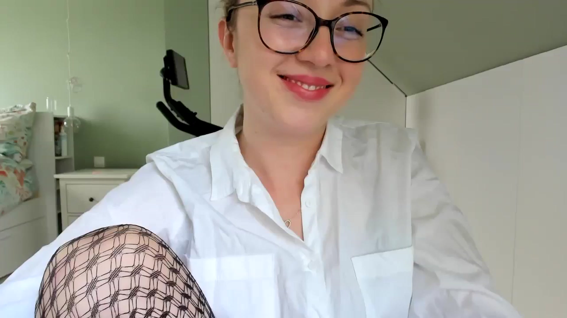 Gallery image thumbnail from AliceSmiley's myfreecams stream on, 02/02/2024, 11:52 image 5 of 20