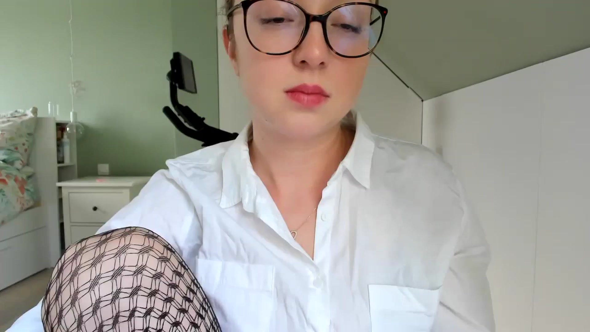 Gallery image thumbnail from AliceSmiley's myfreecams stream on, 02/02/2024, 11:52 image 6 of 20