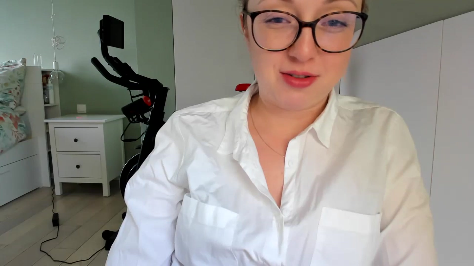 Gallery image thumbnail from AliceSmiley's myfreecams stream on, 02/02/2024, 13:07 image 19 of 20