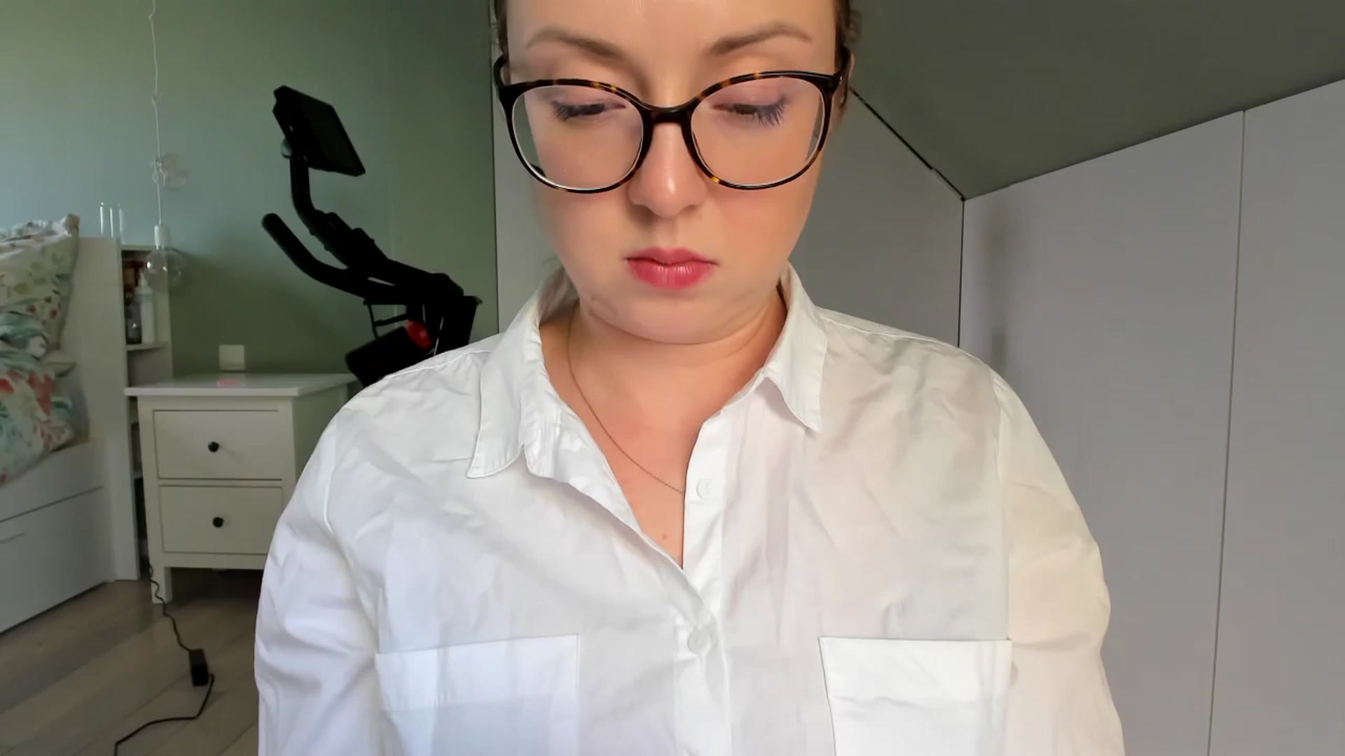 Gallery image thumbnail from AliceSmiley's myfreecams stream on, 02/02/2024, 13:07 image 10 of 20
