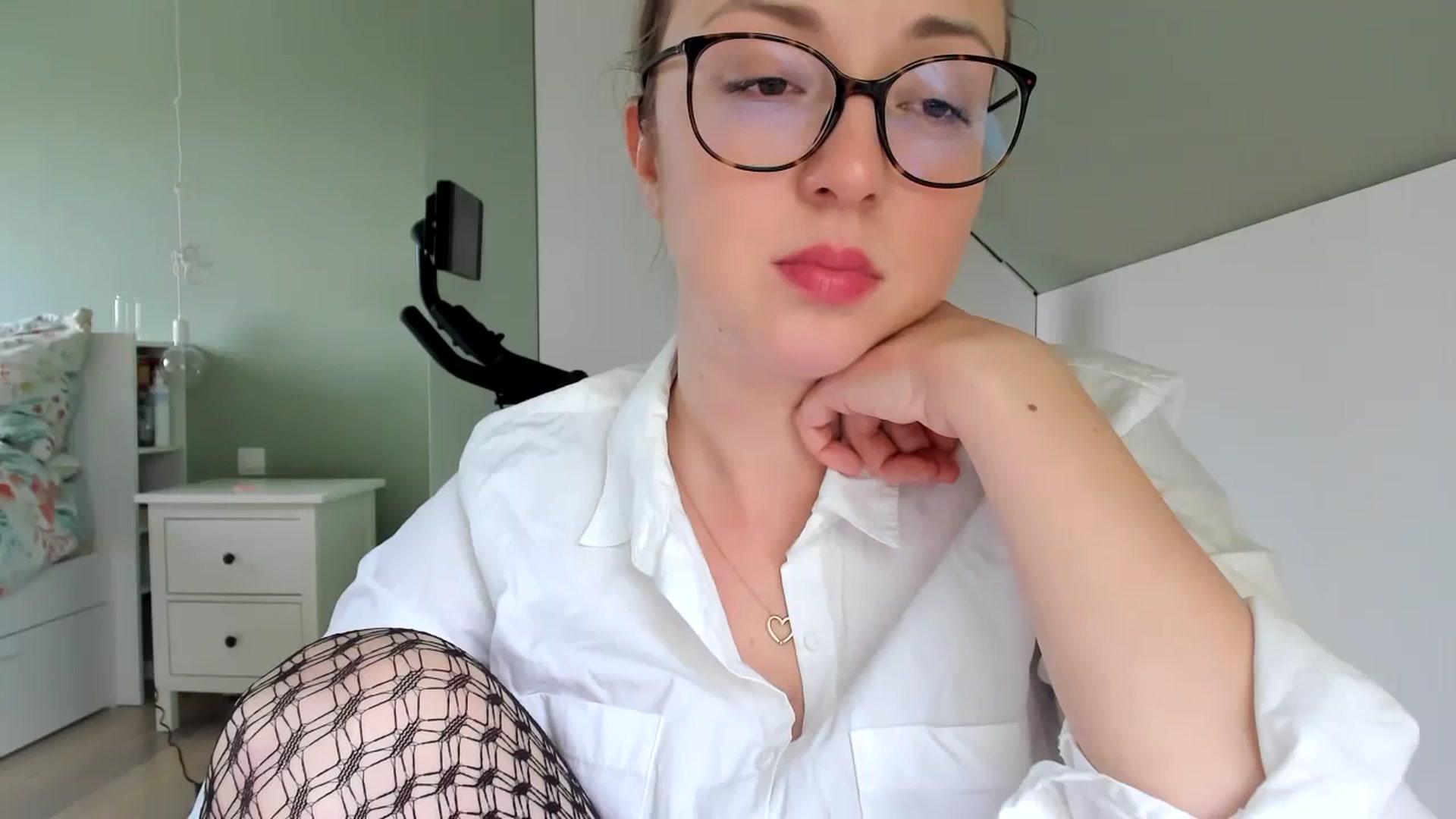 Gallery image thumbnail from AliceSmiley's myfreecams stream on, 02/02/2024, 13:07 image 7 of 20