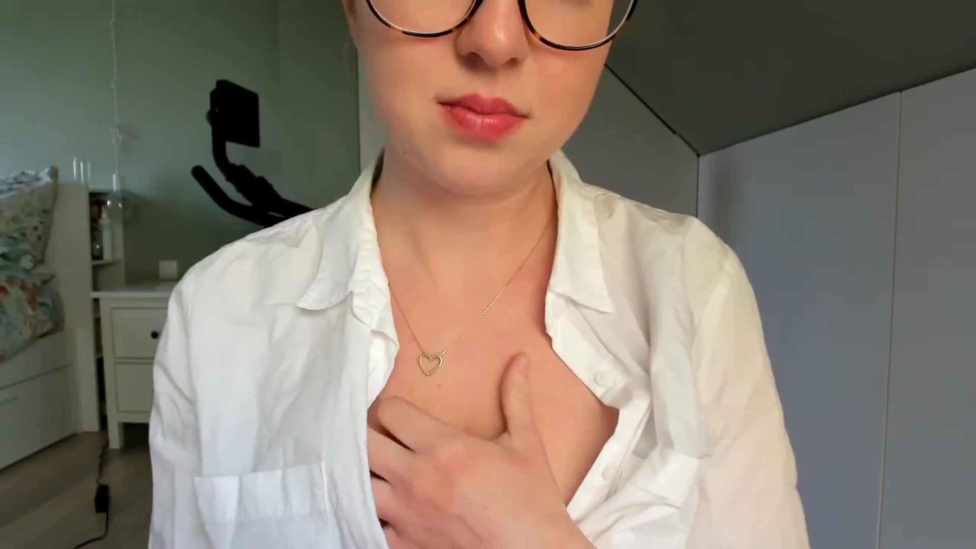Gallery image thumbnail from AliceSmiley's myfreecams stream on, 02/02/2024, 13:29 image 2 of 20