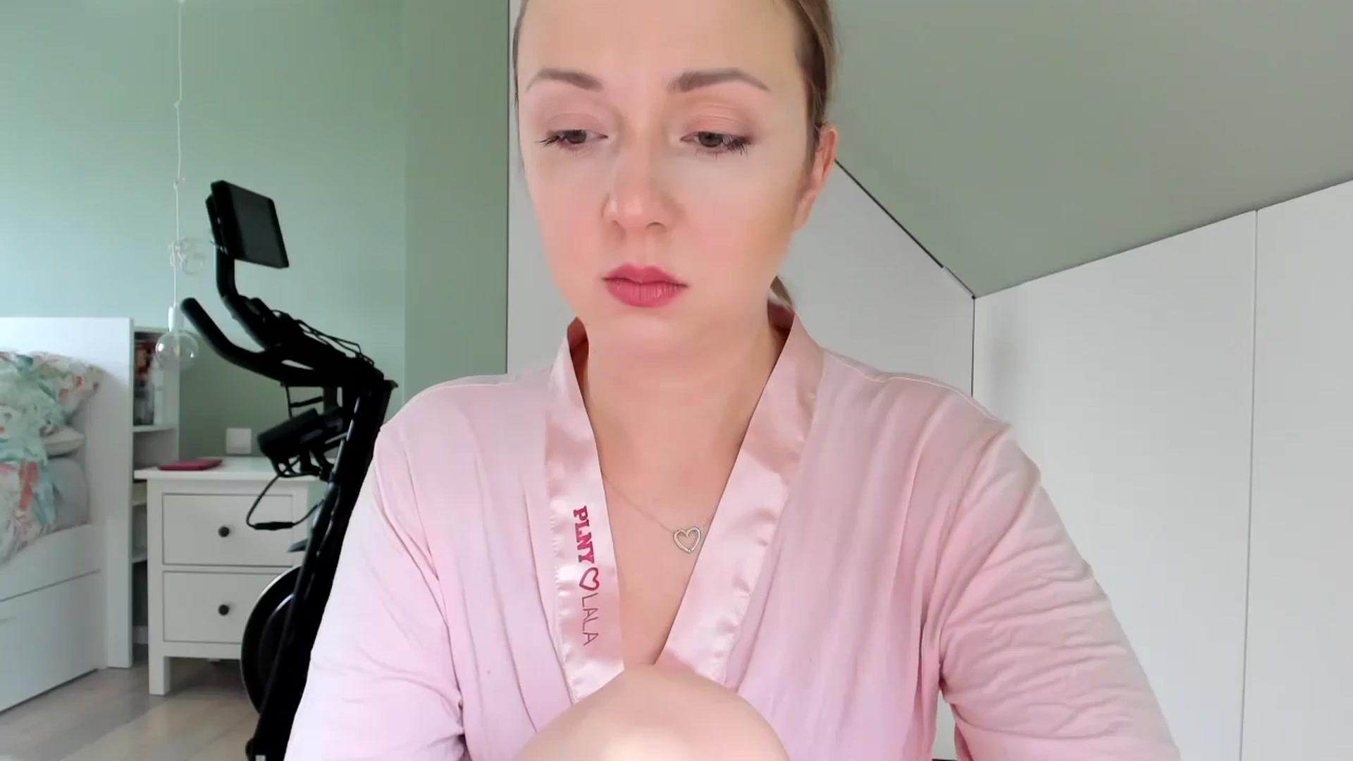 Gallery image thumbnail from AliceSmiley's myfreecams stream on, 02/07/2024, 11:11 image 18 of 20