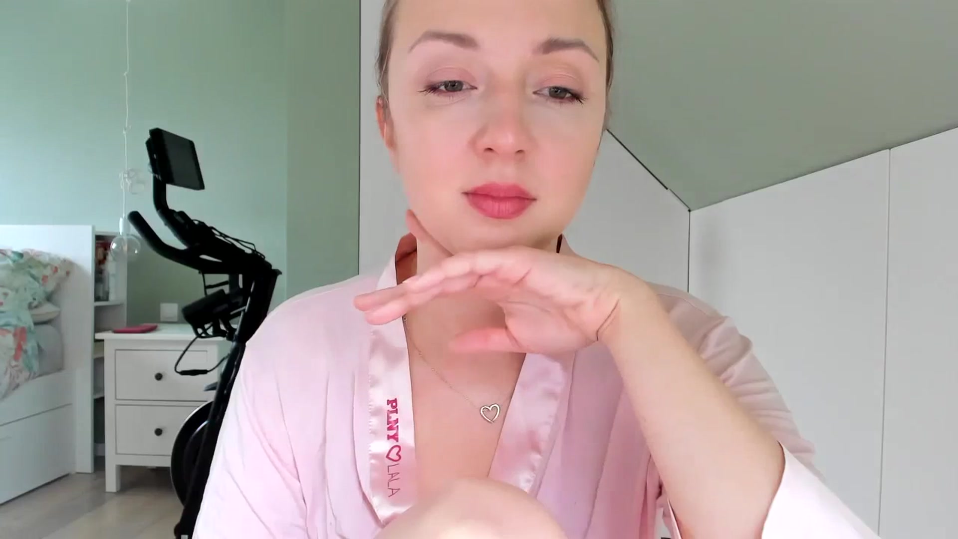Gallery image thumbnail from AliceSmiley's myfreecams stream on, 02/07/2024, 11:11 image 19 of 20