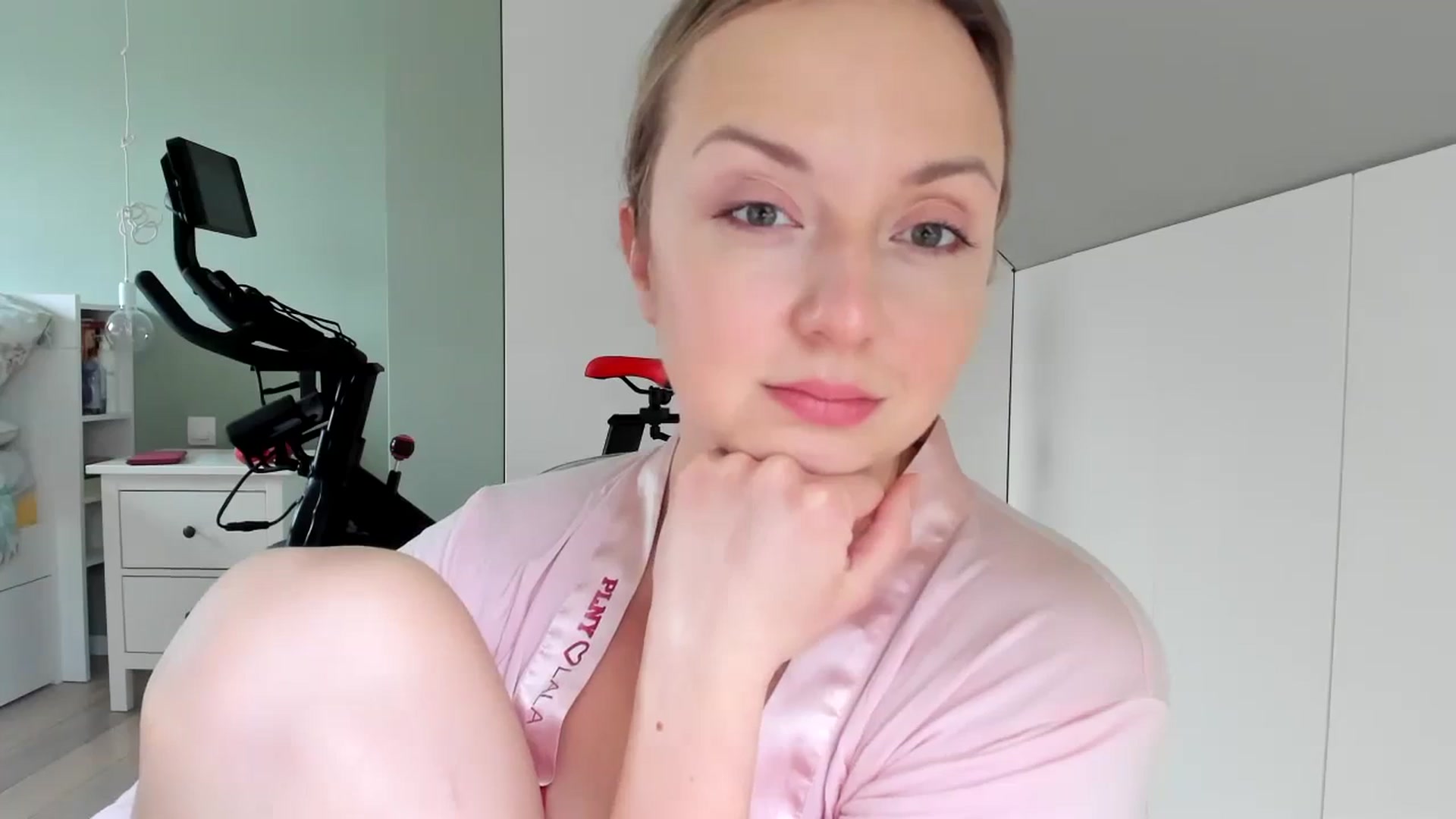 Gallery image thumbnail from AliceSmiley's myfreecams stream on, 02/07/2024, 12:28 image 5 of 20