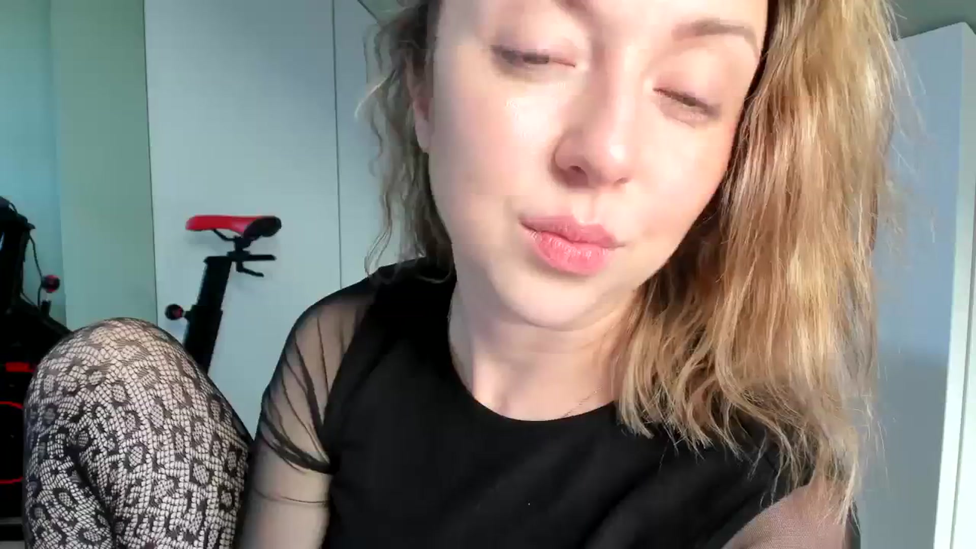 Gallery image thumbnail from AliceSmiley's myfreecams stream on, 02/16/2024, 13:24 image 4 of 20