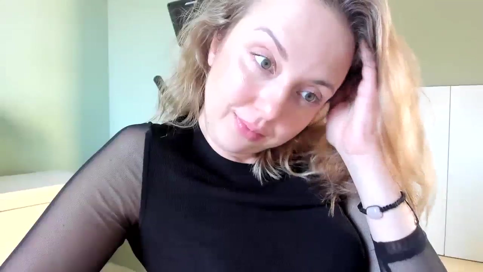 Gallery image thumbnail from AliceSmiley's myfreecams stream on, 02/16/2024, 13:24 image 19 of 20