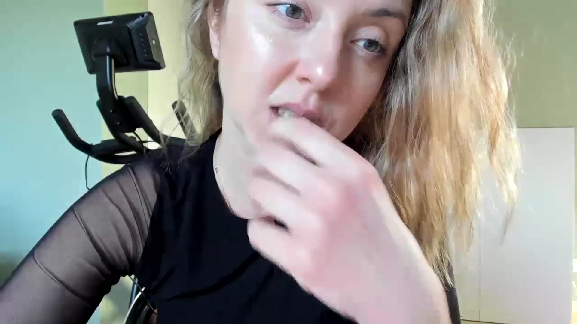 Gallery image thumbnail from AliceSmiley's myfreecams stream on, 02/16/2024, 13:24 image 16 of 20
