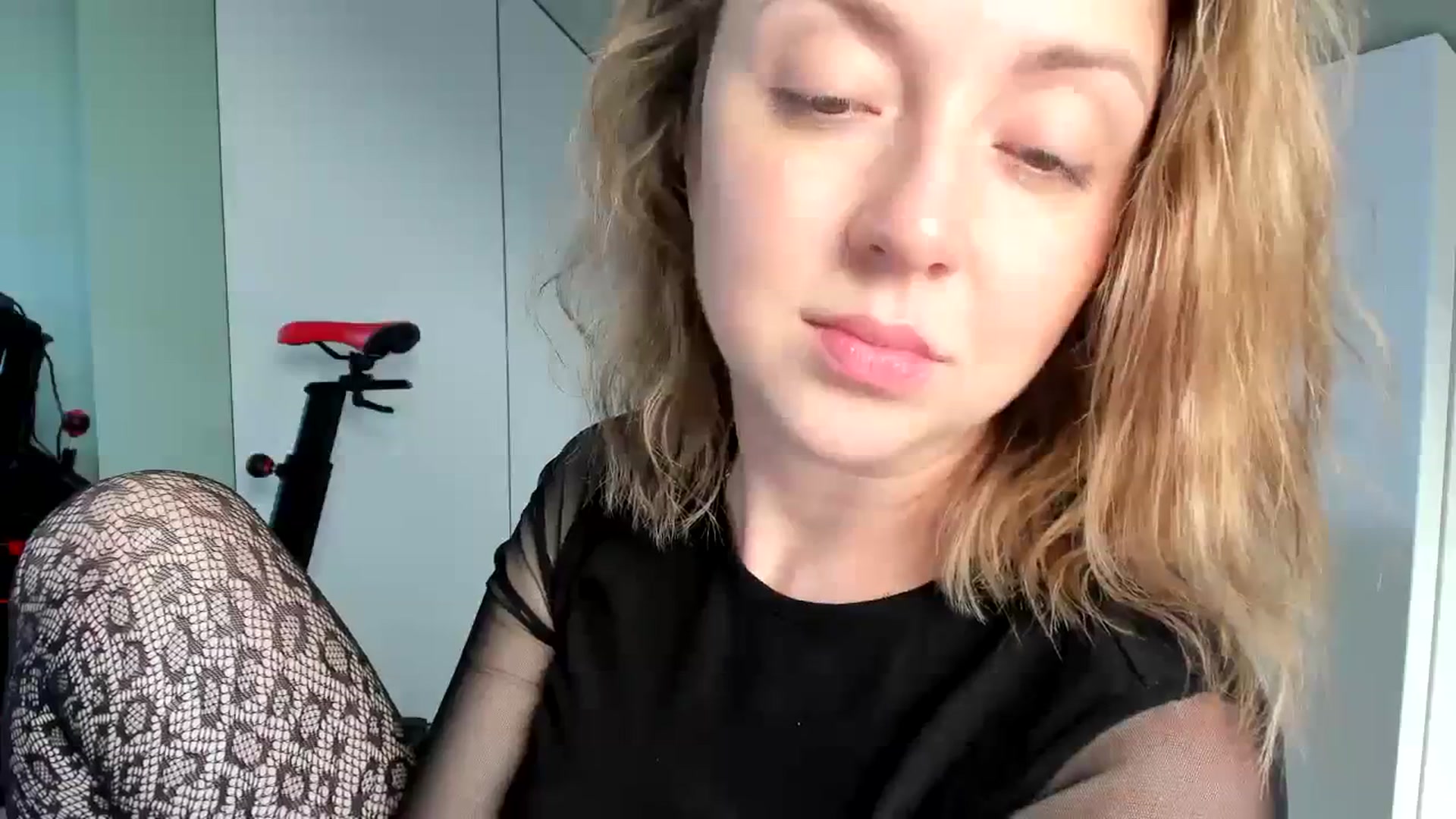 Gallery image thumbnail from AliceSmiley's myfreecams stream on, 02/16/2024, 13:24 image 5 of 20