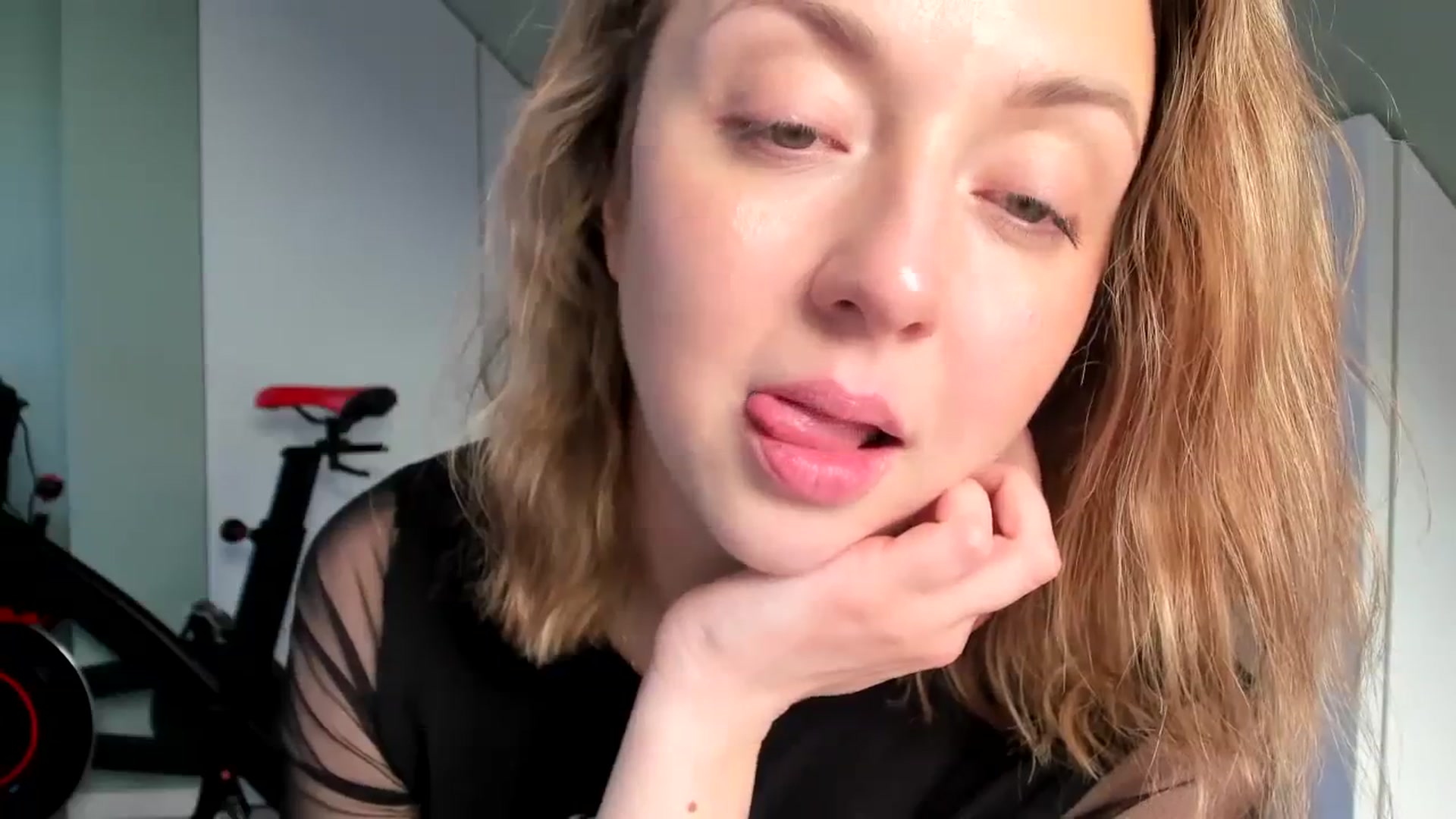 Gallery image thumbnail from AliceSmiley's myfreecams stream on, 02/16/2024, 13:24 image 9 of 20