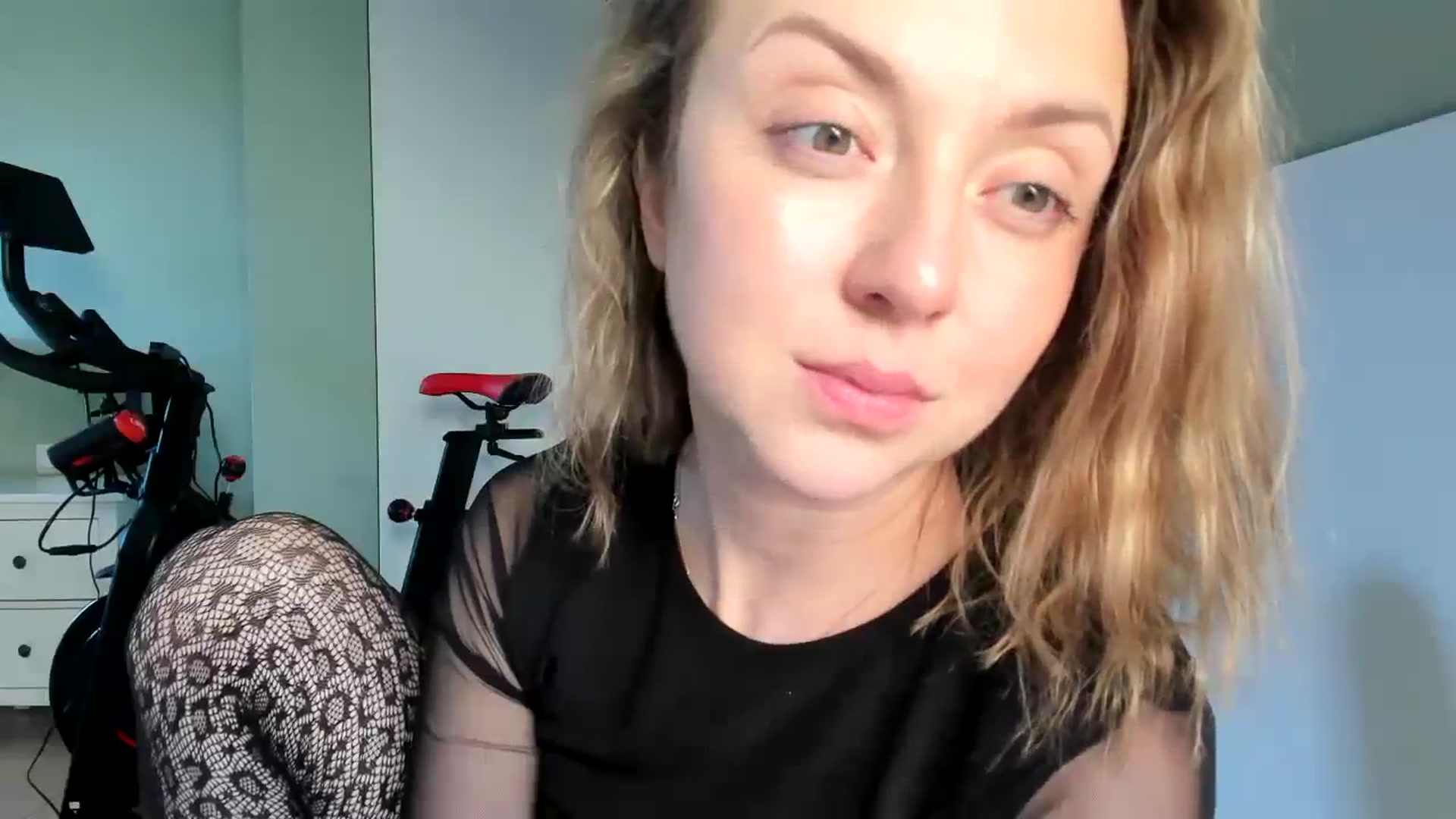 Gallery image thumbnail from AliceSmiley's myfreecams stream on, 02/16/2024, 13:24 image 13 of 20