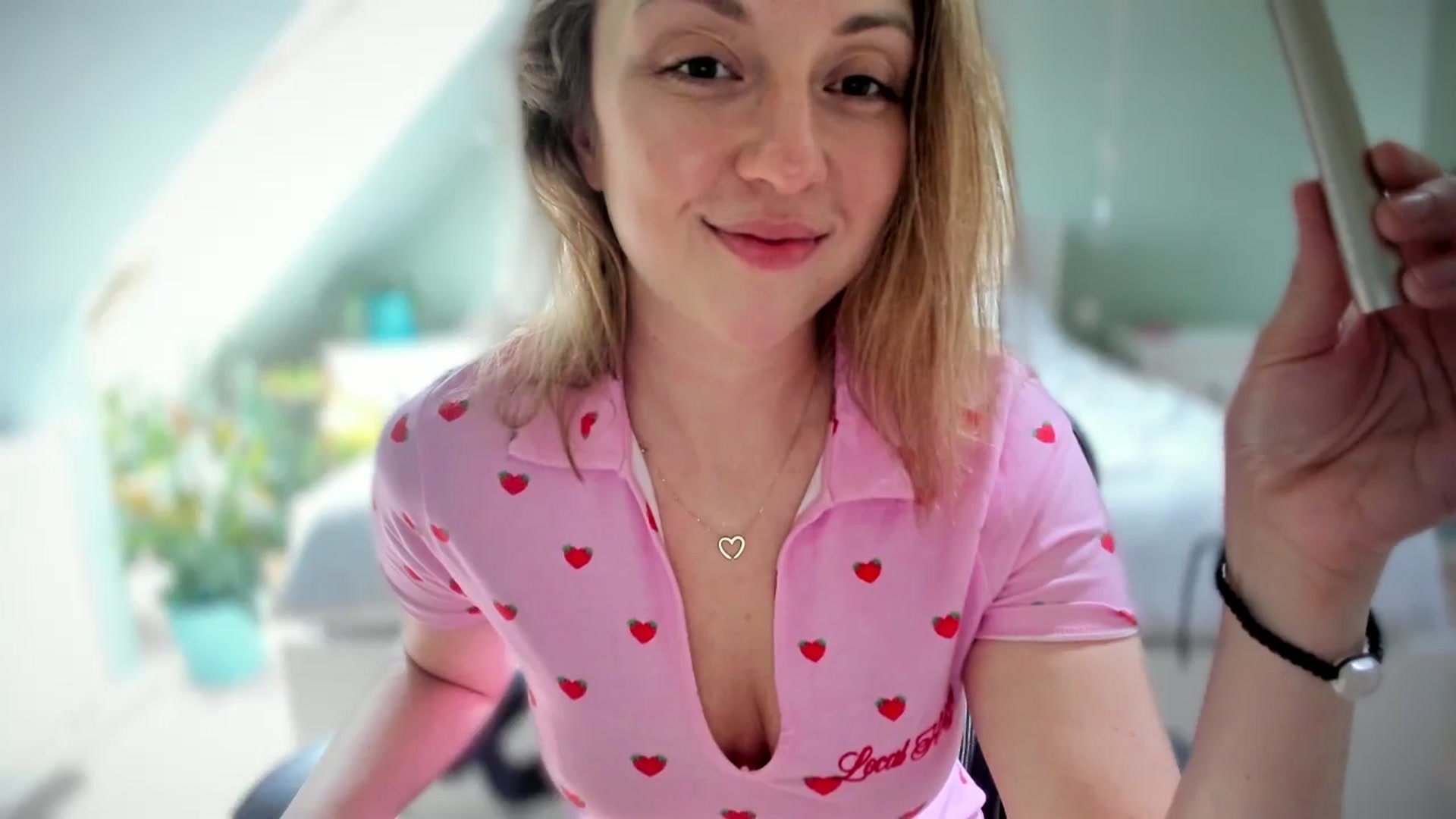 Gallery image thumbnail from AliceSmiley's myfreecams stream on, 04/11/2024, 11:15 image 3 of 20